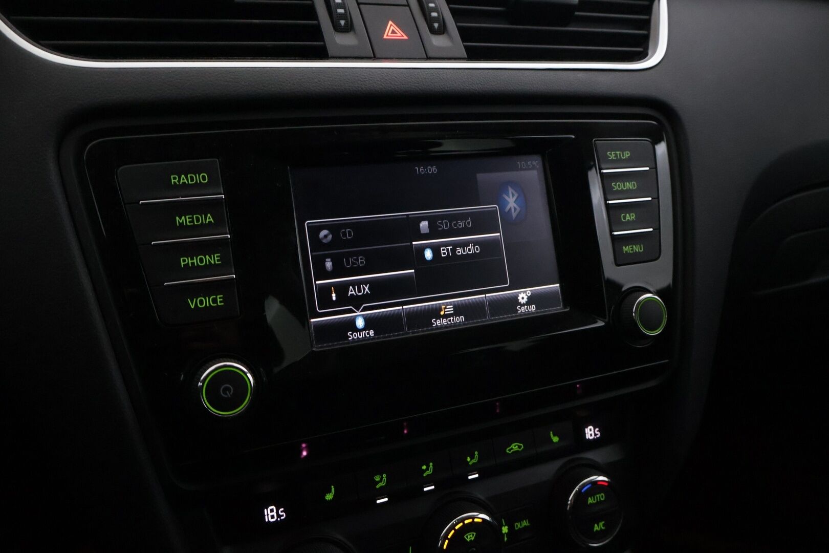 Skoda Octavia 2015 Combi 2,0 TDI 150 4x4 Elegance *Myydän Huutokaupat.com - | Juuri leimattu | Webasto | Koukku | Vakkari | KeyLessGo | Lämmitettävä tuulilasi | Suomi-auto |