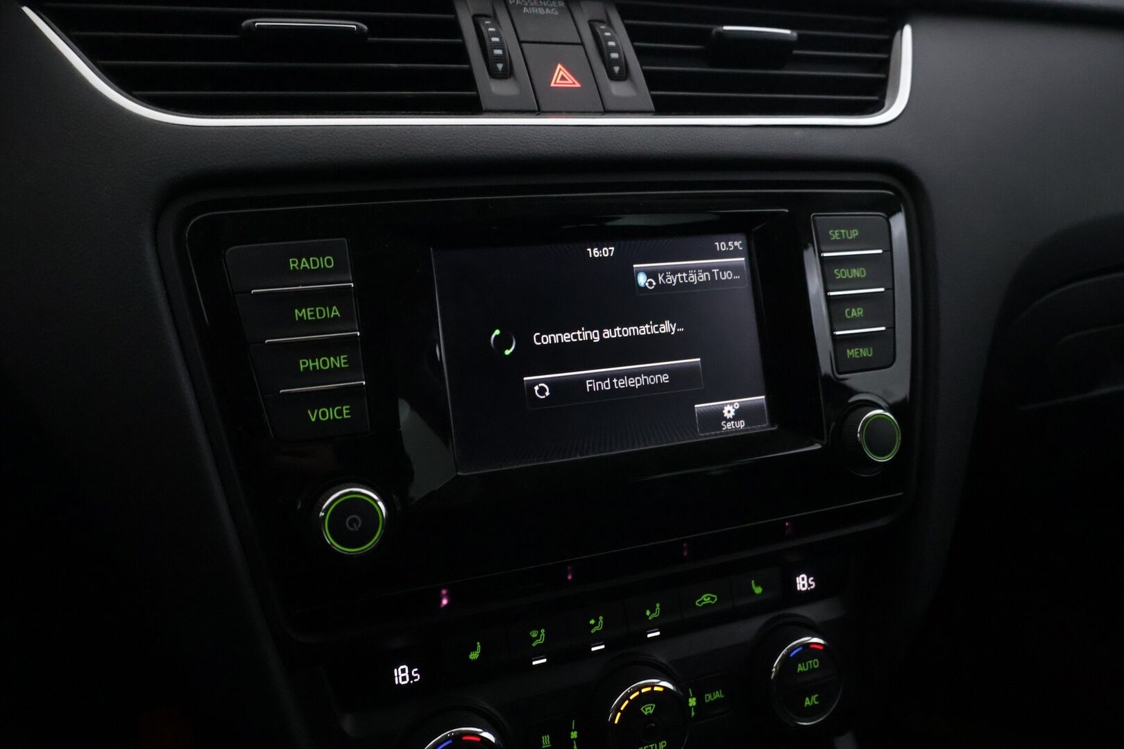 Skoda Octavia 2015 Combi 2,0 TDI 150 4x4 Elegance *Myydän Huutokaupat.com - | Juuri leimattu | Webasto | Koukku | Vakkari | KeyLessGo | Lämmitettävä tuulilasi | Suomi-auto |