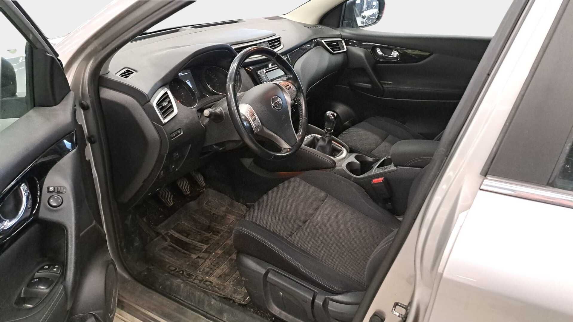 Nissan Qashqai 2015 DIG-T 115 Acenta 2WD 6M/T Safety Pack - * YritysOutlet - Myydään vain yrityksille *