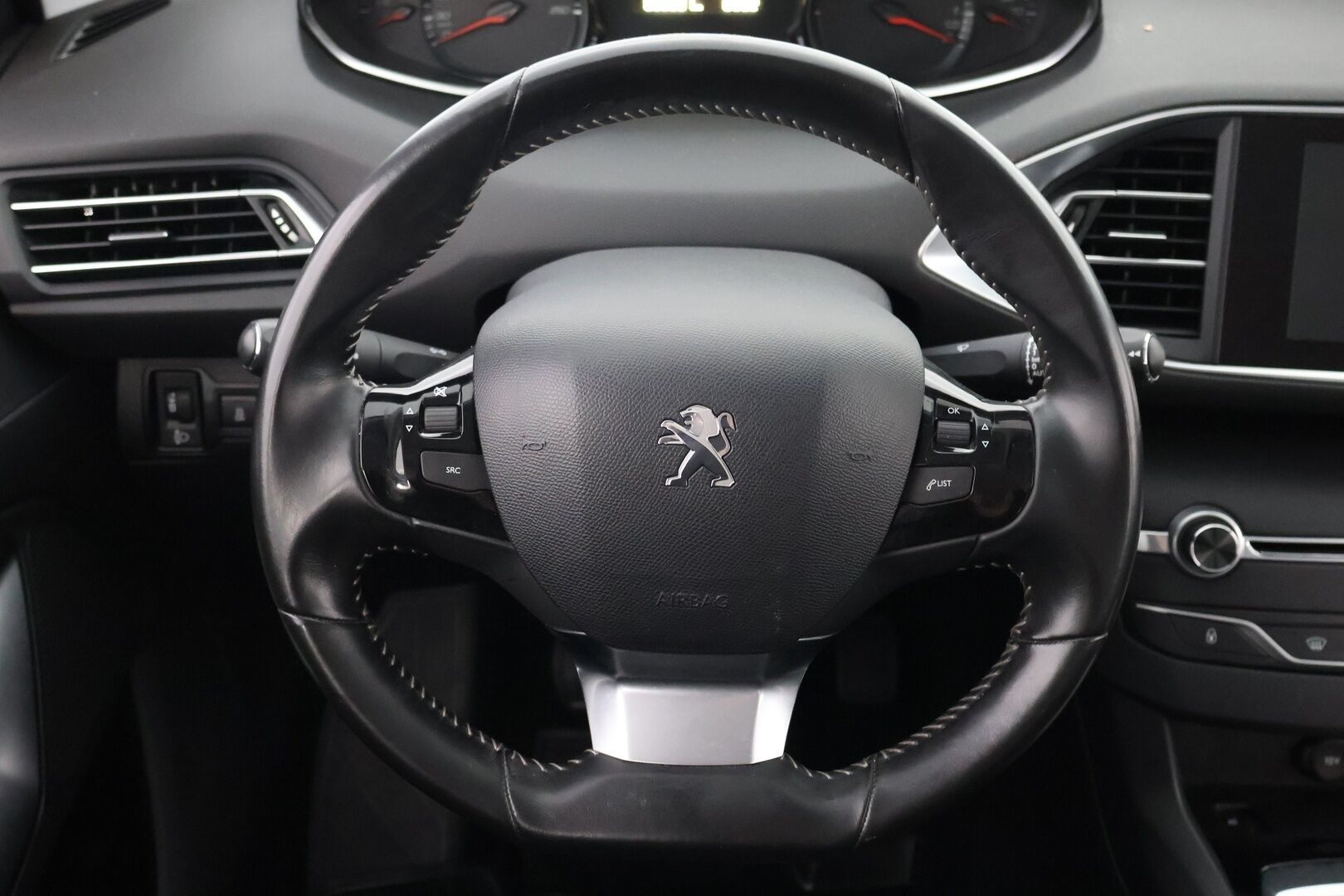 Peugeot 308 2015 SW Active PureTech 130 * Suomiauto / Lohko & Sisäpistoke / Vakkari / Aut.Ilmastointi / 2x Renkaat! - 2x Renkaat / Jakopää tehty!