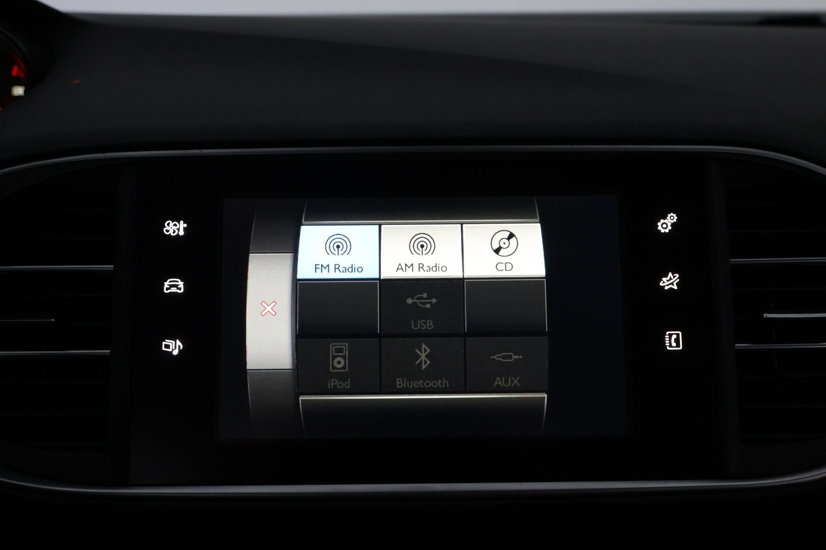 Peugeot 308 2015 SW Active PureTech 130 * Suomiauto / Lohko & Sisäpistoke / Vakkari / Aut.Ilmastointi / 2x Renkaat! - 2x Renkaat / Jakopää tehty!