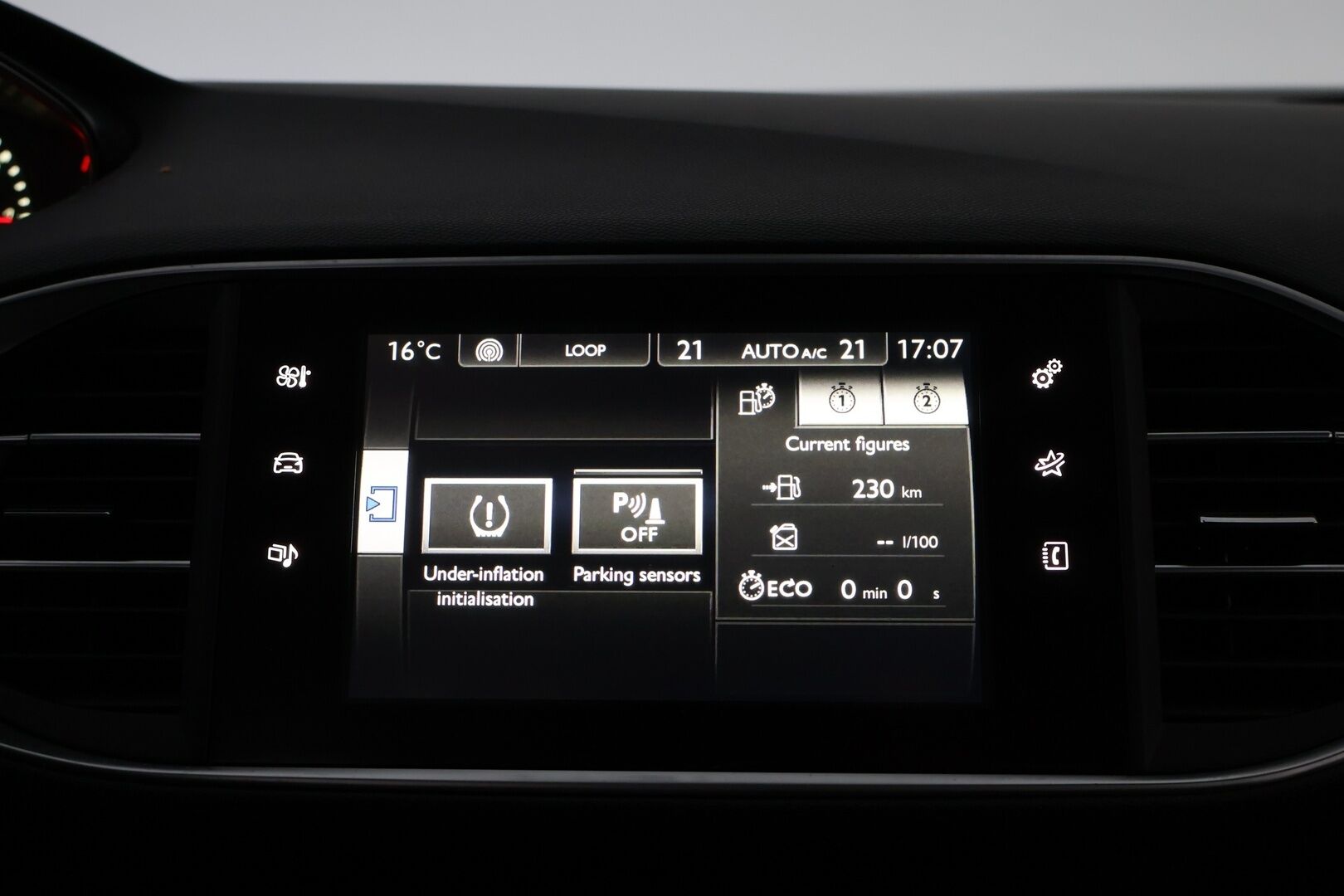 Peugeot 308 2015 SW Active PureTech 130 * Suomiauto / Lohko & Sisäpistoke / Vakkari / Aut.Ilmastointi / 2x Renkaat! - 2x Renkaat / Jakopää tehty!