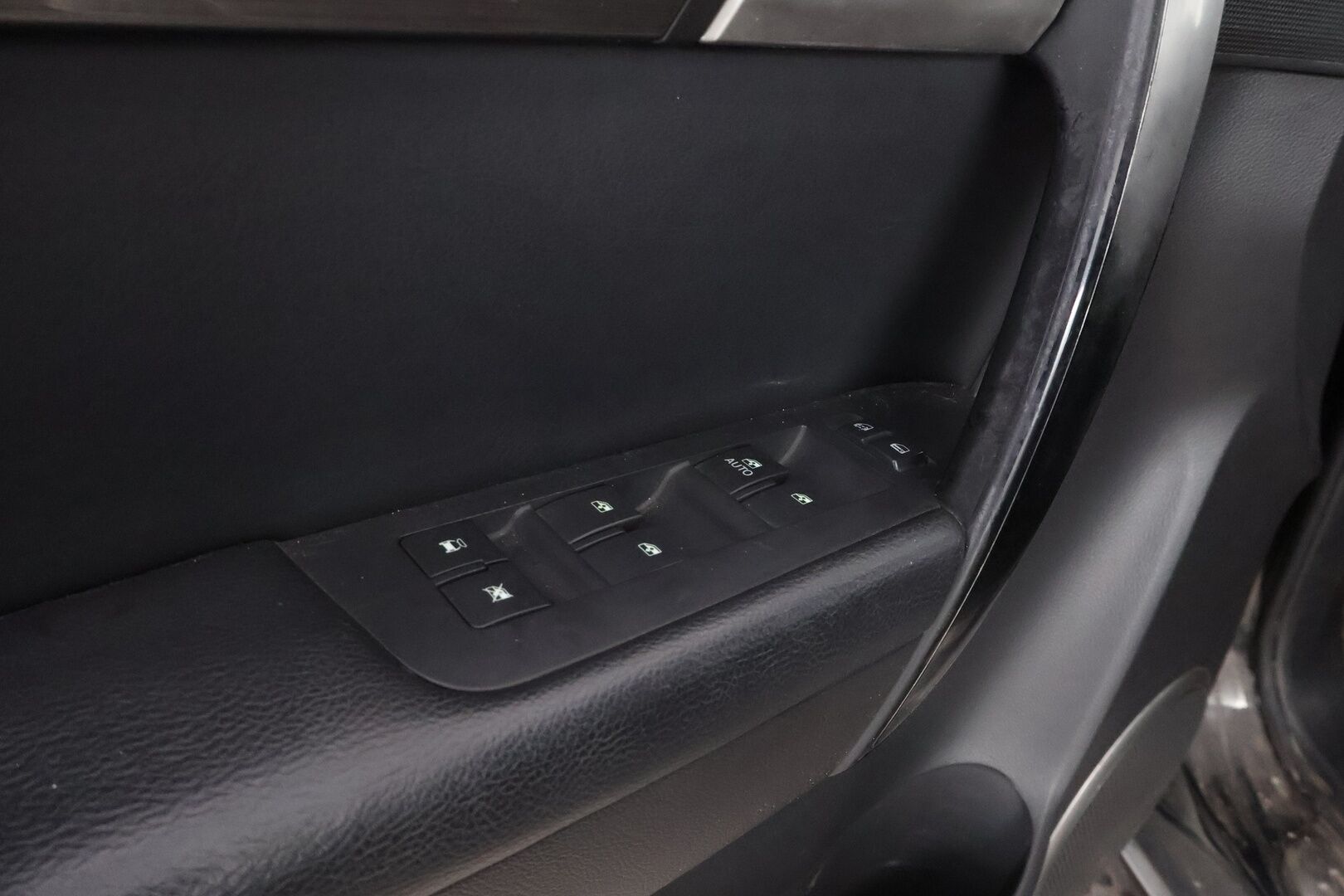 Chevrolet Captiva 2007 – Tämä auto myydään YritysOutlet -valikoimasta vain yritykselle - – Tämä auto myydään YritysOutlet -valikoimasta vain yritykselle - Osta nyt, maksa vasta ensi vuonna