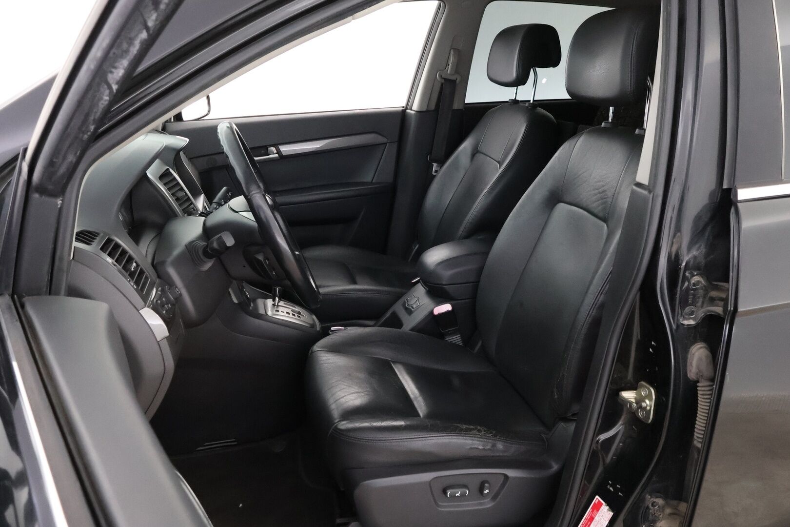 Chevrolet Captiva 2007 – Tämä auto myydään YritysOutlet -valikoimasta vain yritykselle - – Tämä auto myydään YritysOutlet -valikoimasta vain yritykselle - Osta nyt, maksa vasta ensi vuonna