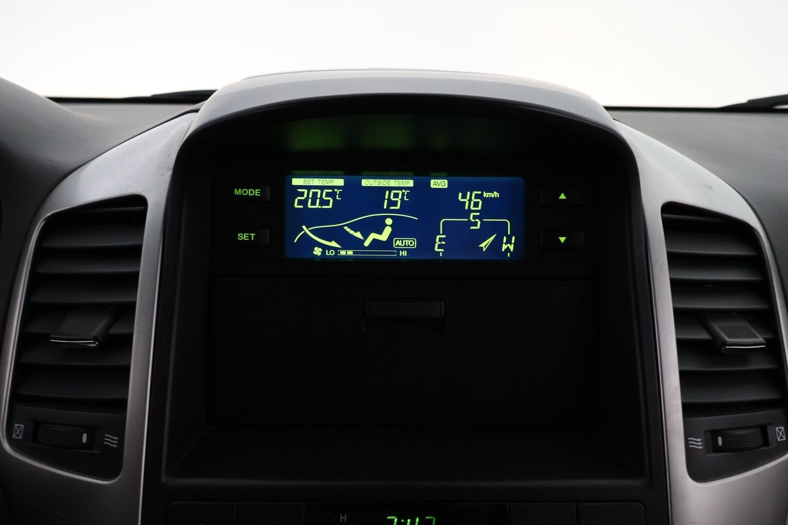 Chevrolet Captiva 2007 – Tämä auto myydään YritysOutlet -valikoimasta vain yritykselle - – Tämä auto myydään YritysOutlet -valikoimasta vain yritykselle - Osta nyt, maksa vasta ensi vuonna