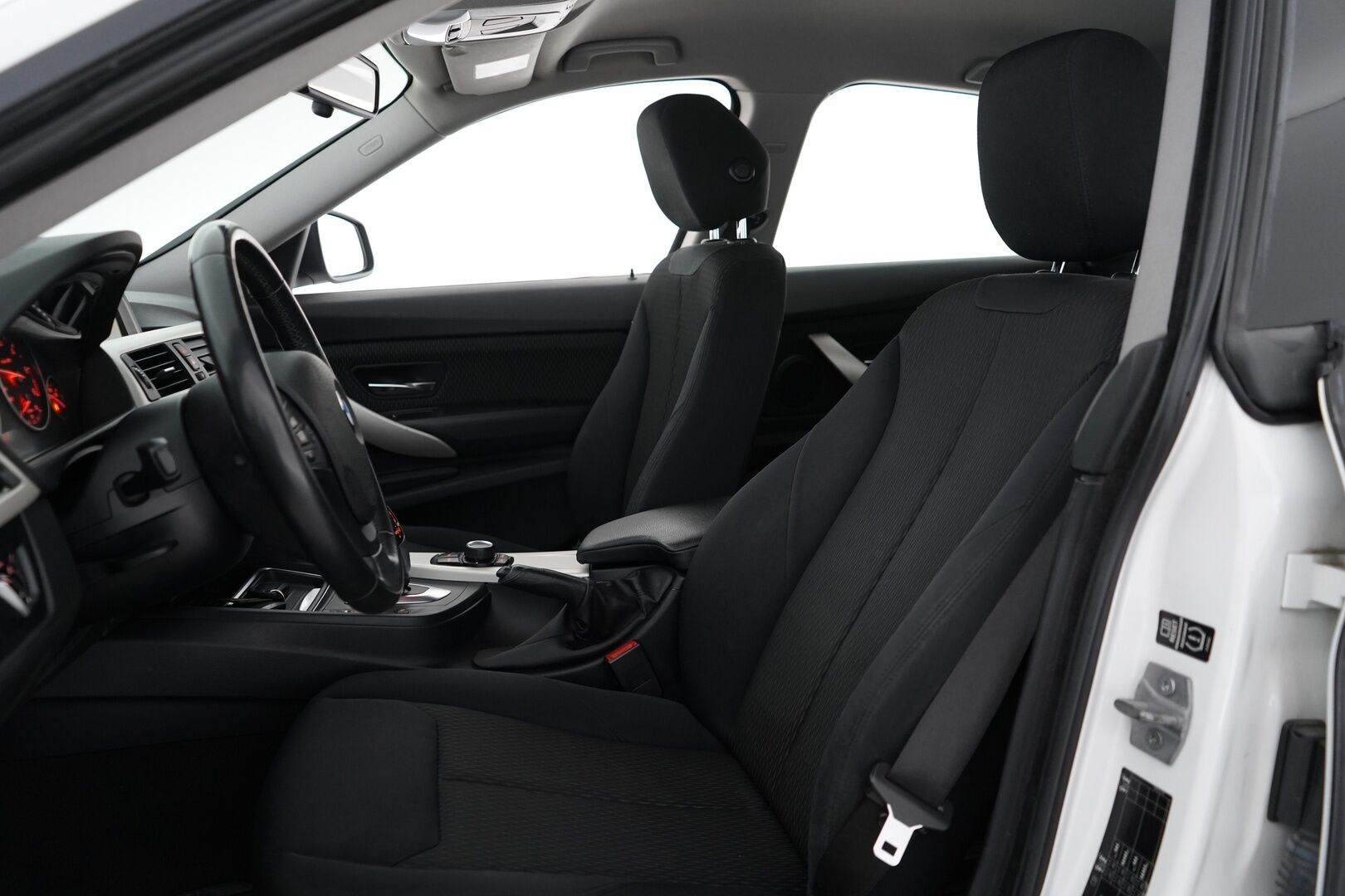 BMW 320 Gran Turismo 2015 F34 20d TwinPower Turbo A Limited xDrive Edition - Vetokoukku | Vakkari | Xenon | Sähkökontti | Suomi-auto | Kahdet renkaat | Viimeisin huolto 240tkm |