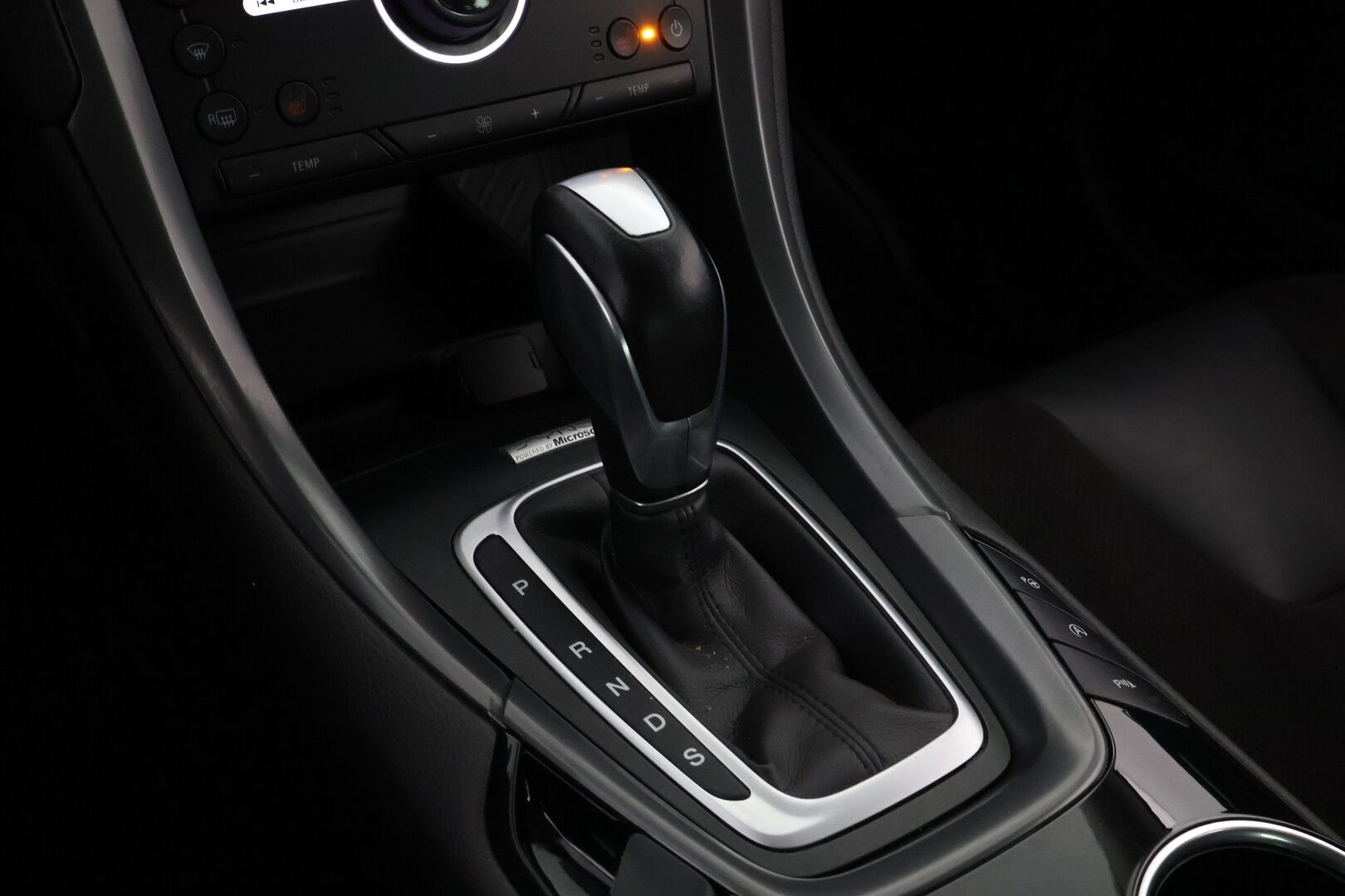 Ford Mondeo 2015 2,0 TDCi 180hv PowerShift Titanium Business 5D * Webasto / Vetokoukku / Peruutuskamera / Dynamic LED / Nahka-Alcantara / Muistipenkki - Suomiauto / Metalliväri / Juuri tullut Tampereelle! - HULLU BLACKWEEK KORKOTARJOUS 2,49%