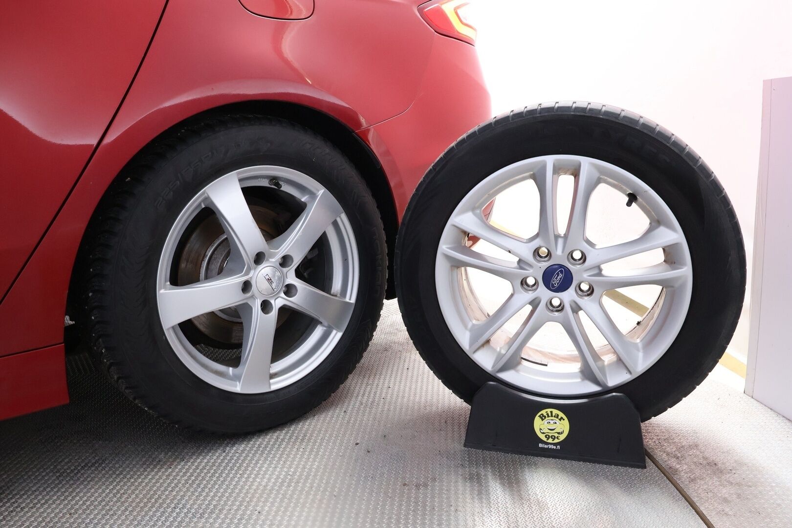 Ford Mondeo 2015 2,0 TDCi 180hv PowerShift Titanium Business 5D * Webasto / Vetokoukku / Peruutuskamera / Dynamic LED / Nahka-Alcantara / Muistipenkki - Suomiauto / Metalliväri / Juuri tullut Tampereelle! - HULLU BLACKWEEK KORKOTARJOUS 2,49%