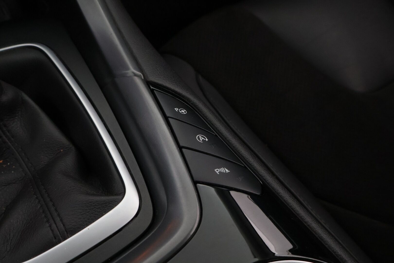 Ford Mondeo 2015 2,0 TDCi 180hv PowerShift Titanium Business 5D * Webasto / Vetokoukku / Peruutuskamera / Dynamic LED / Nahka-Alcantara / Muistipenkki - Suomiauto / Metalliväri / Juuri tullut Tampereelle! - HULLU BLACKWEEK KORKOTARJOUS 2,49%