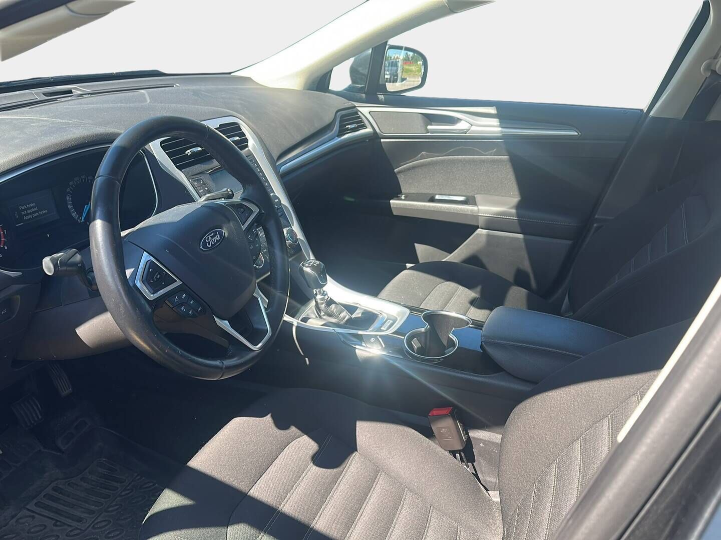 Ford Mondeo 2015 1,5 EcoBoost 160hv M6 Trend Wagon - | 2x Renkaat! | Lohko! | Ratinlämmitin! | Hyvin Pidetty! | 
