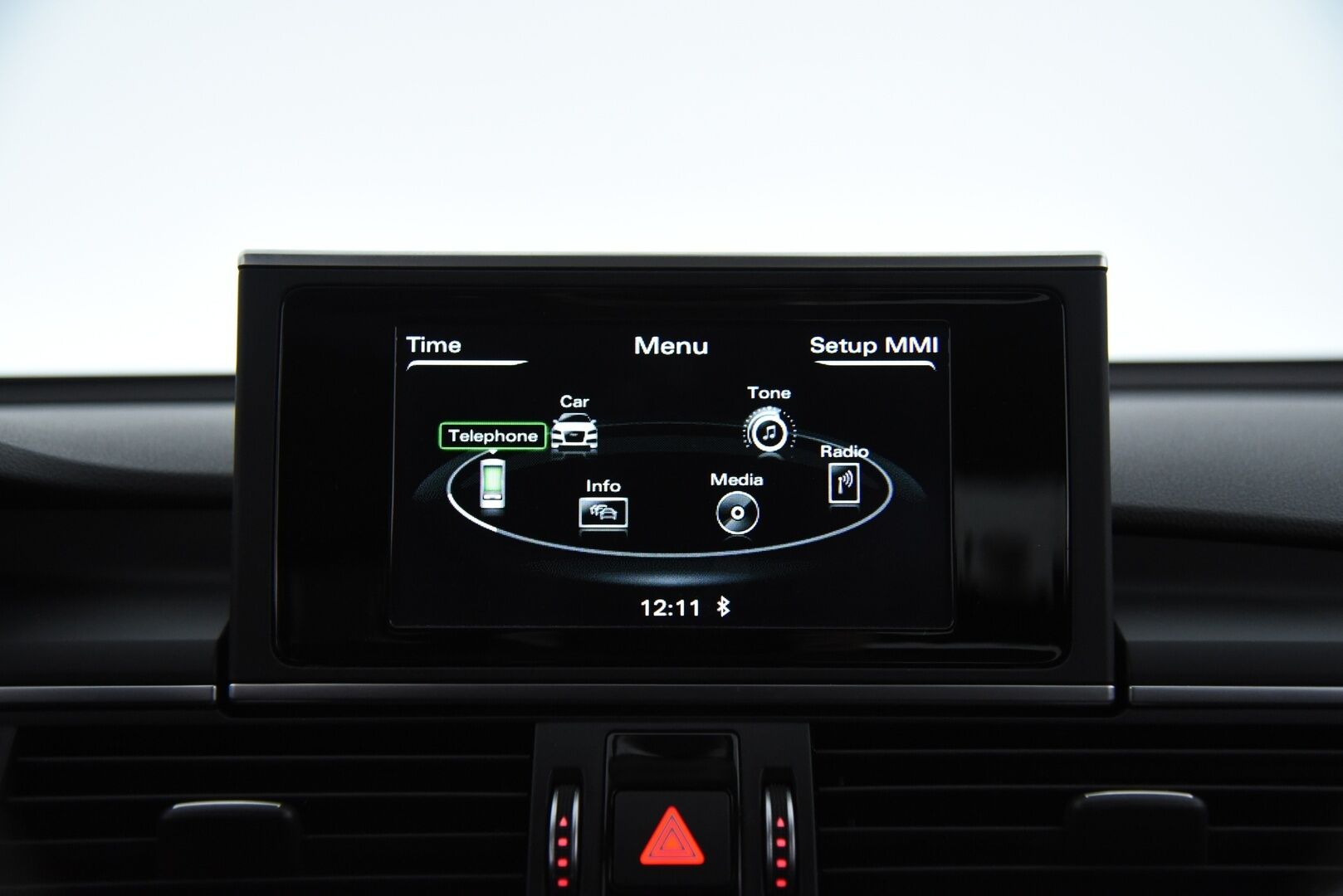Audi A6 2015 Avant Business Sport 3,0 V6 TDI 160 kW quattro S tronic / LED / Sporttipenkit / P-kamera / Vetokoukku - Merkkihuolettu / P. Tutkat
