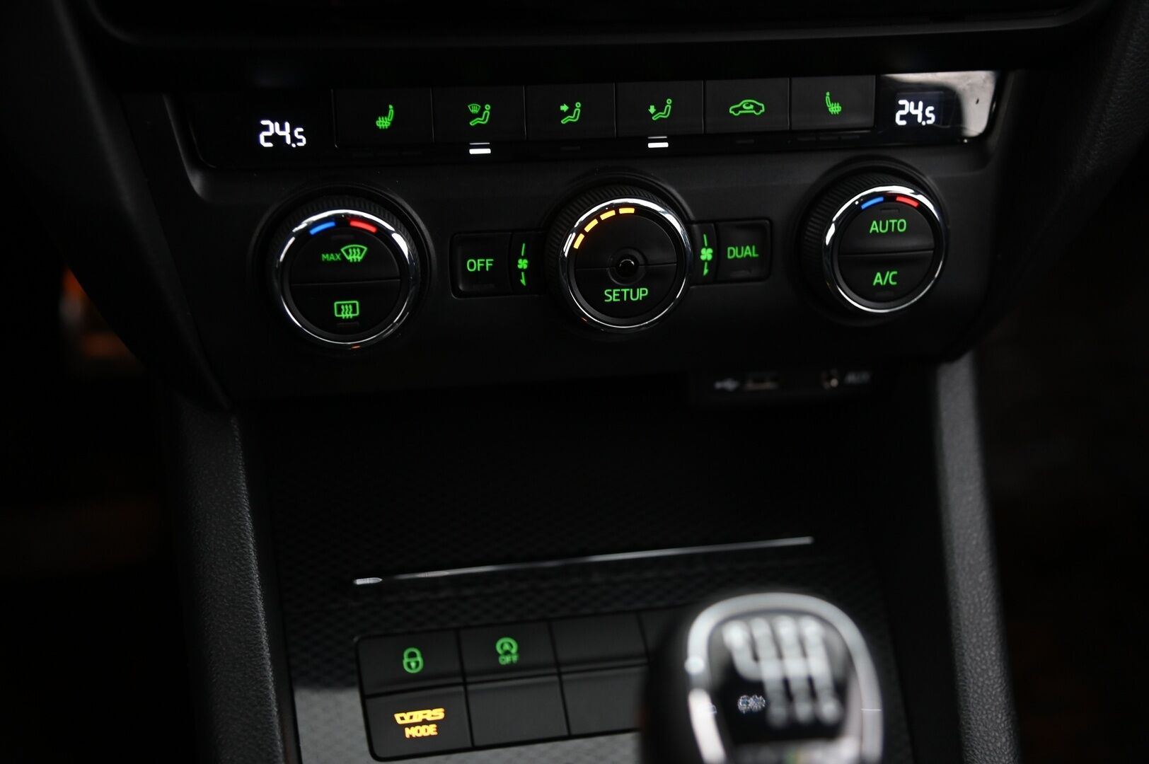 Skoda Octavia 2015 2,0 TSI RS Challenge *Suomi-Auto / ACC / Canton / Lohko + pistoke / Juuri huollettu* - *Juuri katsastettu!* / Urheiluistuimet / Kessy / P-tutka / 2X renkaat / Siisti