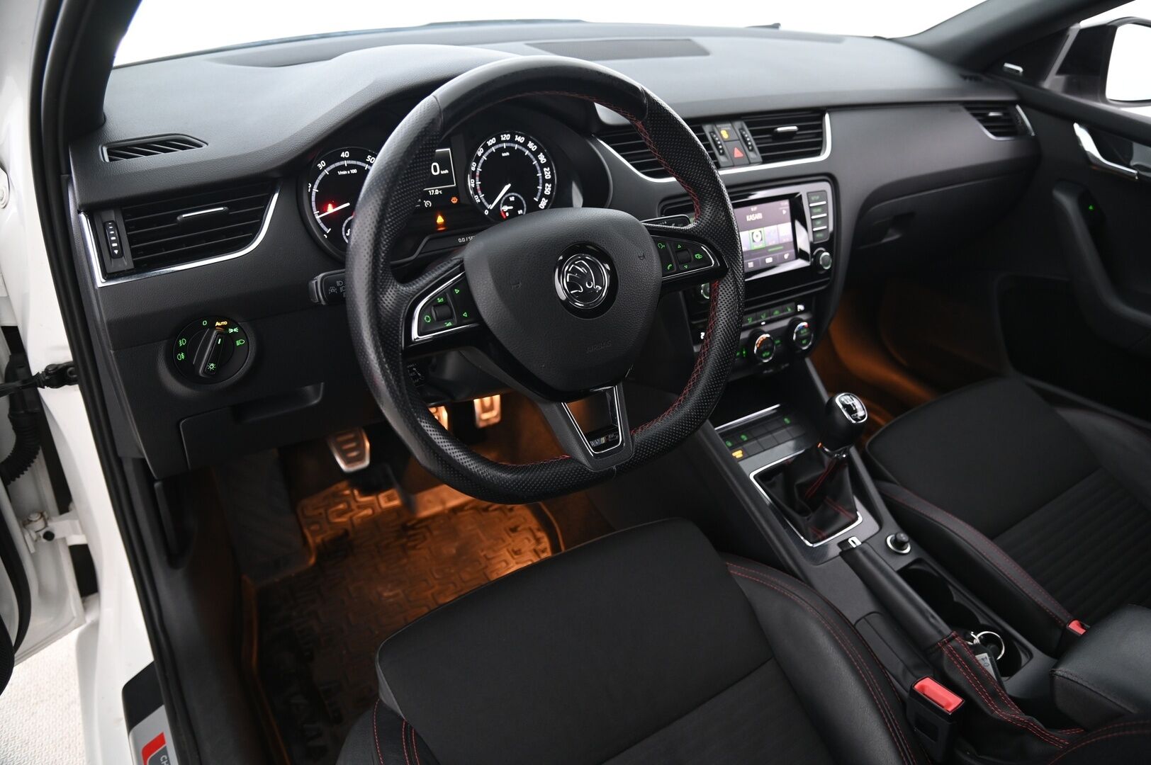 Skoda Octavia 2015 2,0 TSI RS Challenge *Suomi-Auto / ACC / Canton / Lohko + pistoke / Juuri huollettu* - *Juuri katsastettu!* / Urheiluistuimet / Kessy / P-tutka / 2X renkaat / Siisti