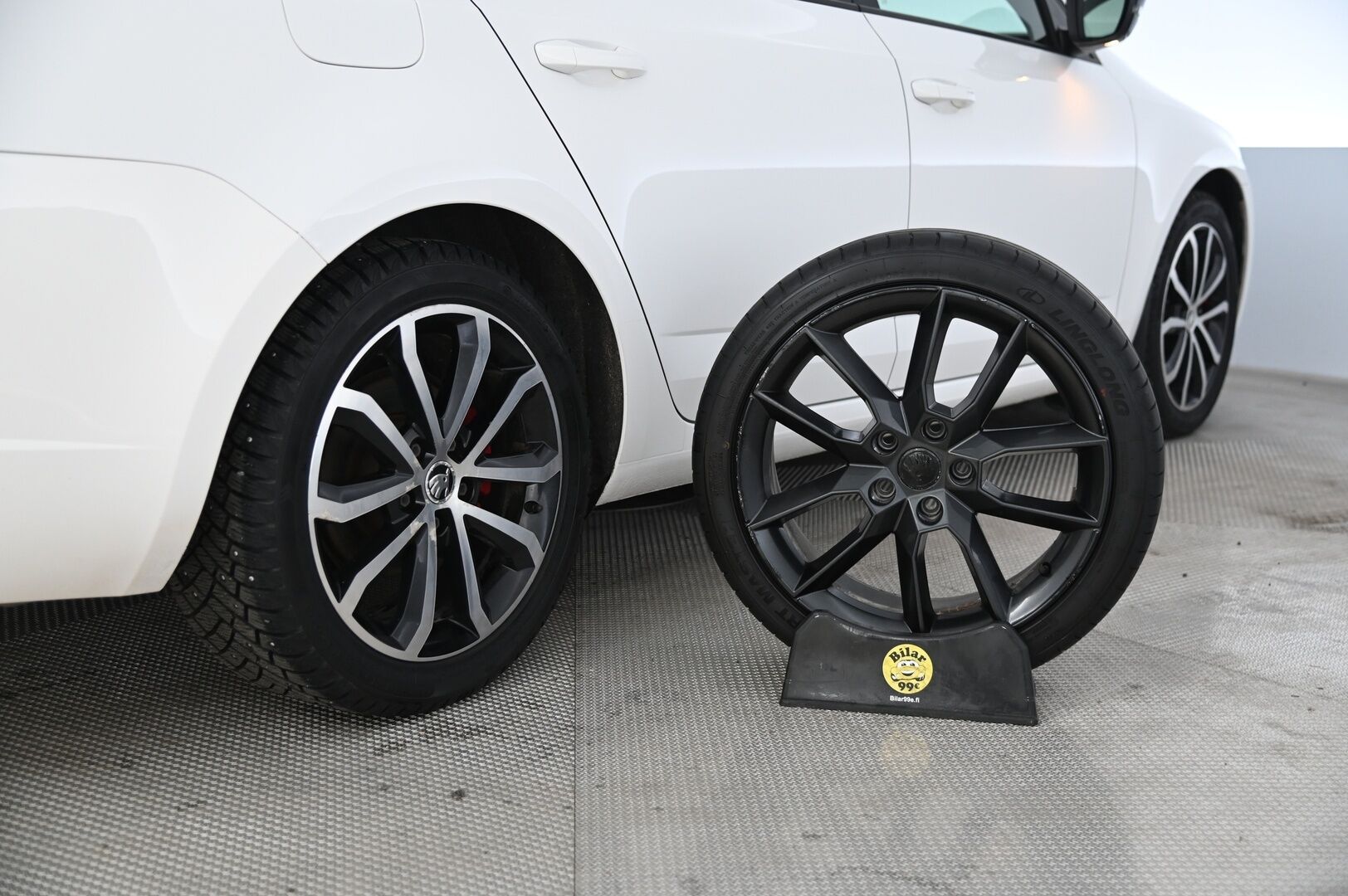 Skoda Octavia 2015 2,0 TSI RS Challenge *Suomi-Auto / ACC / Canton / Lohko + pistoke / Juuri huollettu* - *Juuri katsastettu!* / Urheiluistuimet / Kessy / P-tutka / 2X renkaat / Siisti