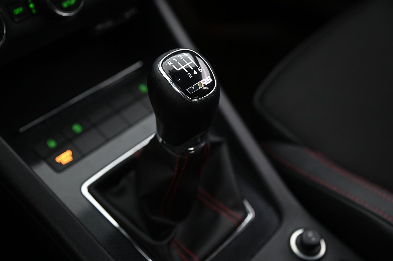 Skoda Octavia 2015 2,0 TSI RS Challenge *Suomi-Auto / ACC / Canton / Lohko + pistoke / Juuri huollettu* - *Juuri katsastettu!* / Urheiluistuimet / Kessy / P-tutka / 2X renkaat / Siisti