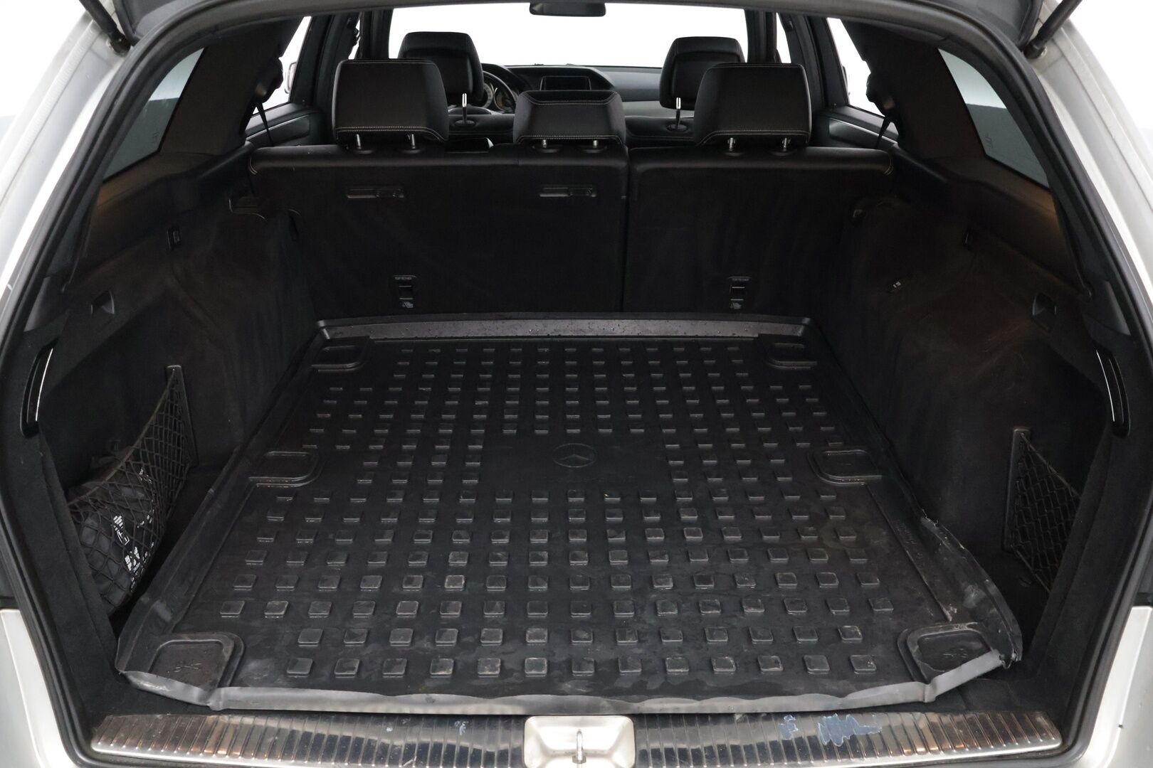 Mercedes-Benz E 2013 E 350 BLUETEC T 4MATIC ** AMG / Vakkari / LED / Ambient / Nahka-Alcantra* - 2 renkaat / Upea Nelikko!* 