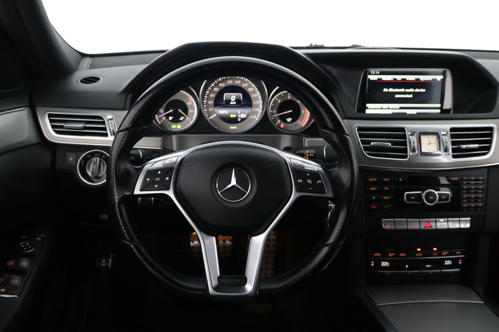 Mercedes-Benz E 2013 E 350 BLUETEC T 4MATIC ** AMG / Vakkari / LED / Ambient / Nahka-Alcantra* - 2 renkaat / Upea Nelikko!* 