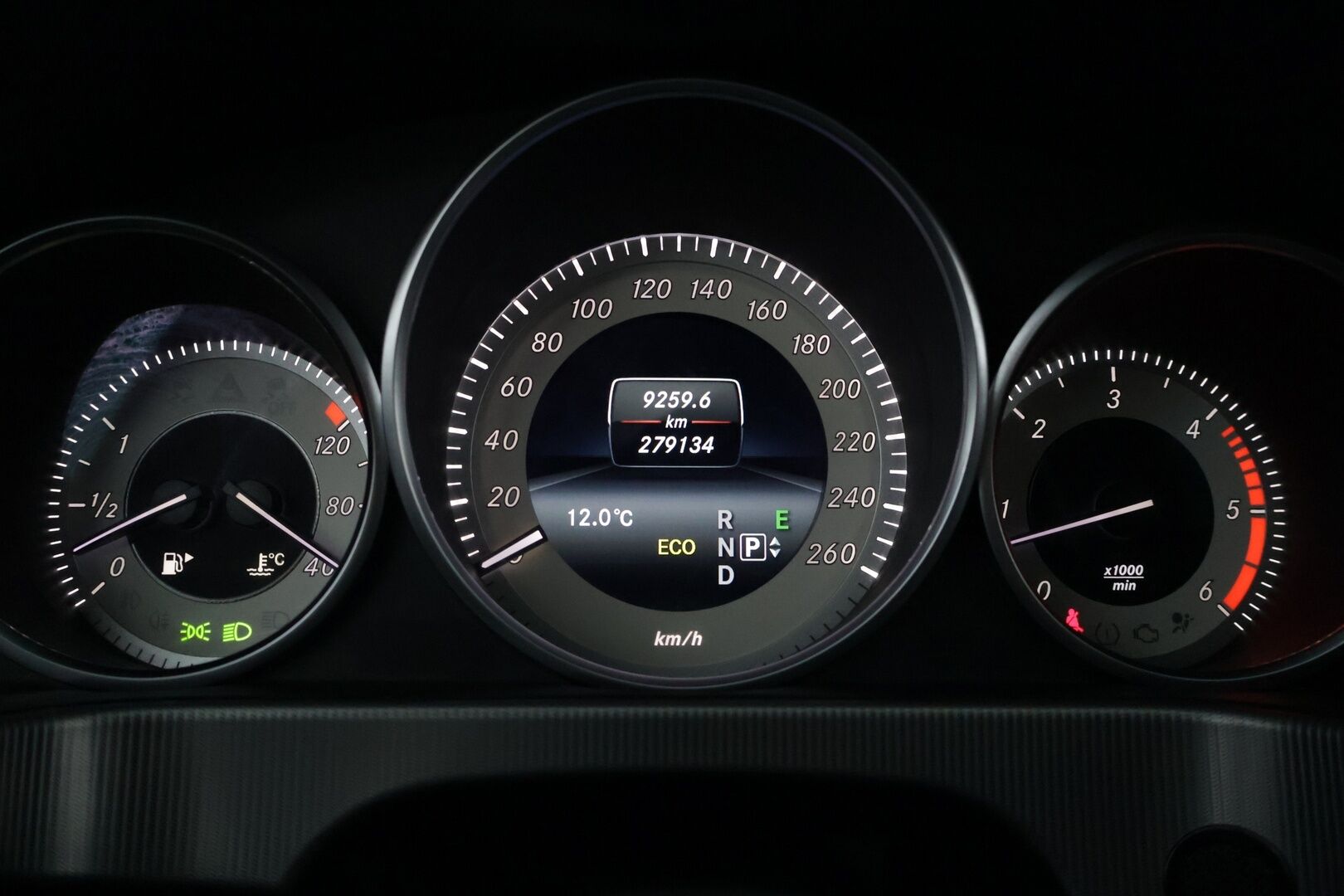 Mercedes-Benz E 2013 E 350 BLUETEC T 4MATIC ** AMG / Vakkari / LED / Ambient / Nahka-Alcantra* - 2 renkaat / Upea Nelikko!* 