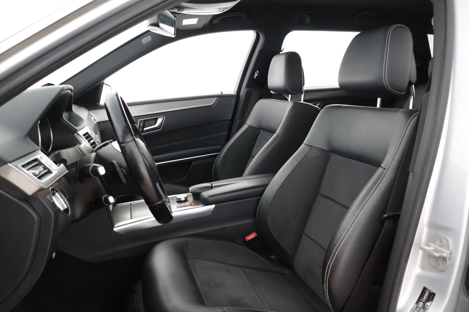 Mercedes-Benz E 2013 E 350 BLUETEC T 4MATIC ** AMG / Vakkari / LED / Ambient / Nahka-Alcantra* - 2 renkaat / Upea Nelikko!* 