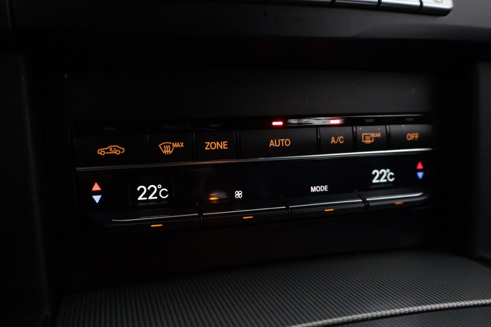 Mercedes-Benz E 2013 E 350 BLUETEC T 4MATIC ** AMG / Vakkari / LED / Ambient / Nahka-Alcantra* - 2 renkaat / Upea Nelikko!* 