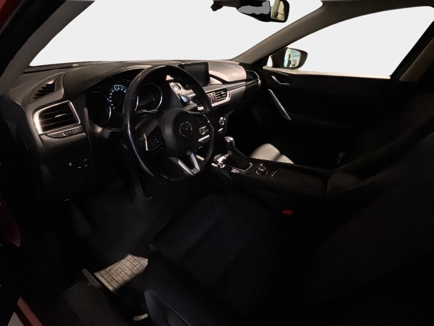 Mazda Mazda6 2018 Sedan 2,0 (165) SKYACTIV-G Optimum 6AT 4ov YB2O * Lohko+sis.p / P. tutkat / Vakakri / Navigointi * - Hienolla punaisella metallivärillä 