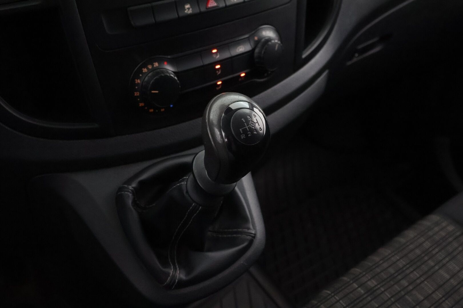 Mercedes-Benz Vito 2017 114CDI-3,05/32K keskipitkä A2 - Suomiauto / Webasto / Vetokoukku / Sortimo Hyllyköt / Invertteri / Peruutuskamera / Lohko & Sisäpistoke / Juuri tullut Tampereelle!