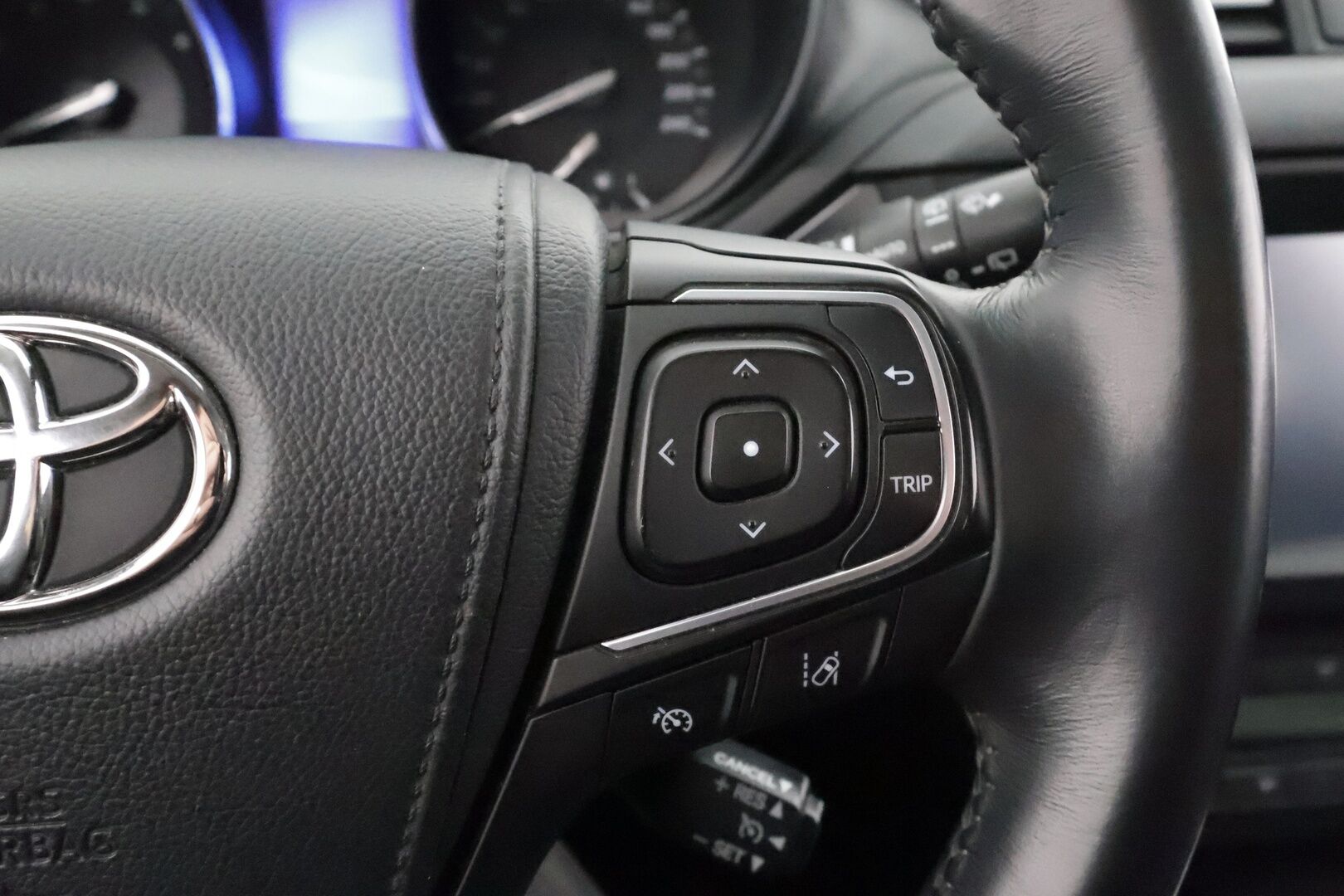 Toyota Avensis 2017 1,8 Valvematic Active Touring Sports Multidrive S * Lohkolämmitin / Vakkari / Kaistavahti / P.Kamera / Bluetooth * - Suomi-auto / Kahdet renkaat aluvanteilla / Merkkihuollot