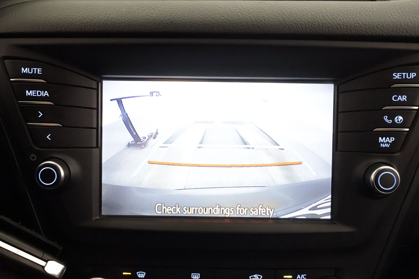 Toyota Avensis 2017 1,8 Valvematic Active Touring Sports Multidrive S * Lohkolämmitin / Vakkari / Kaistavahti / P.Kamera / Bluetooth * - Suomi-auto / Kahdet renkaat aluvanteilla / Merkkihuollot