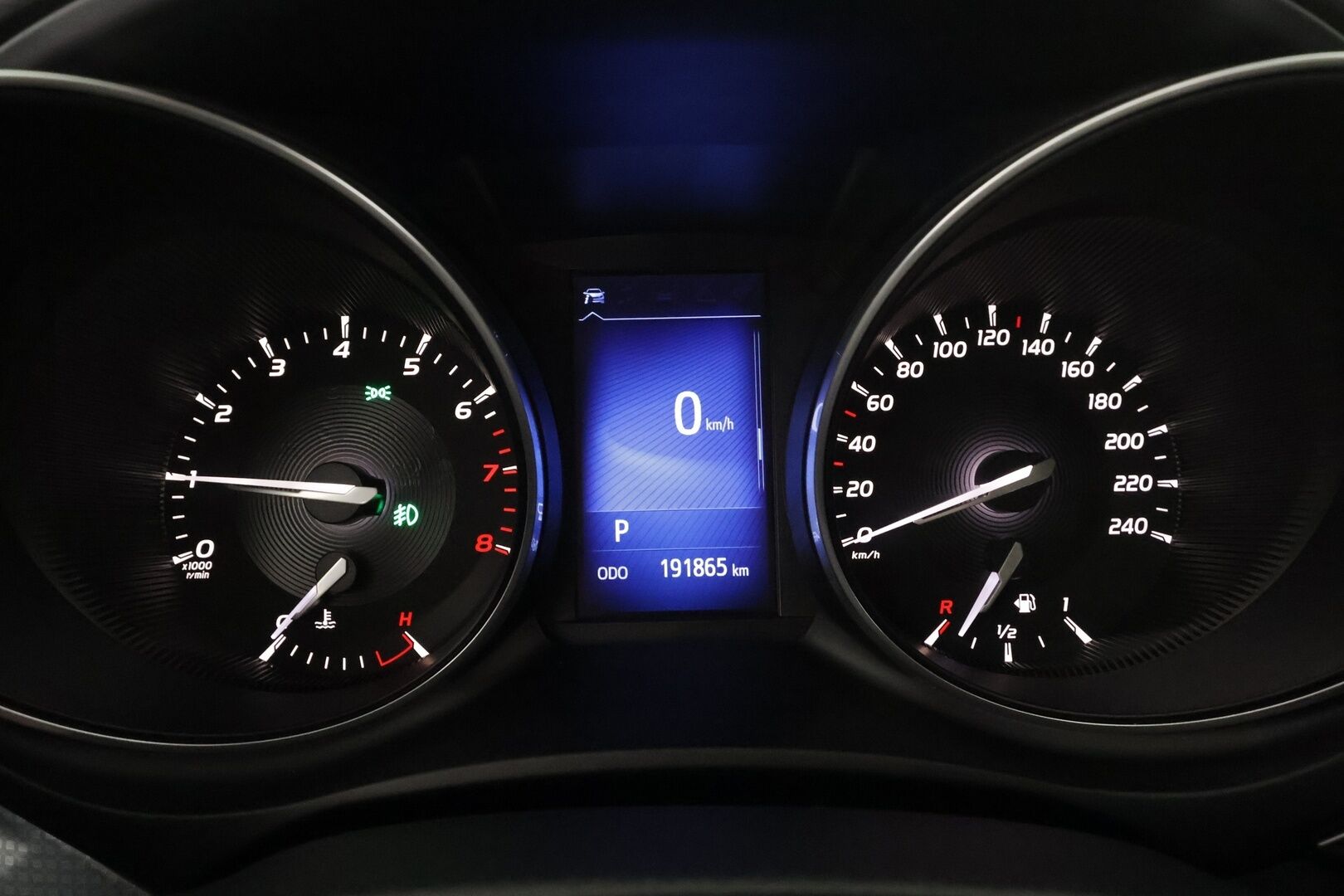 Toyota Avensis 2017 1,8 Valvematic Active Touring Sports Multidrive S * Lohkolämmitin / Vakkari / Kaistavahti / P.Kamera / Bluetooth * - Suomi-auto / Kahdet renkaat aluvanteilla / Merkkihuollot