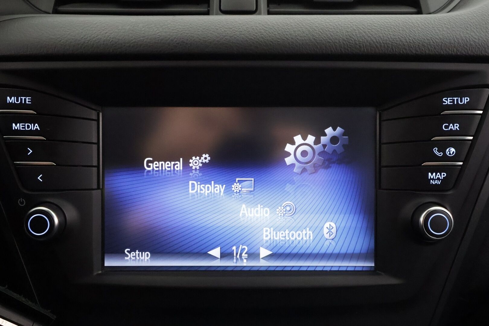 Toyota Avensis 2017 1,8 Valvematic Active Touring Sports Multidrive S * Lohkolämmitin / Vakkari / Kaistavahti / P.Kamera / Bluetooth * - Suomi-auto / Kahdet renkaat aluvanteilla / Merkkihuollot