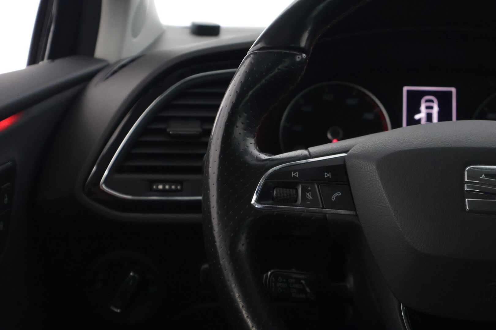 Seat Leon ST 2017 1,4 TSI 150 ACT FR DSG * Adapt. Vakkari / Webasto / Seat Sound System / Full Link * - 1-Omisteinen Suomi-auto Vetokoukulla!