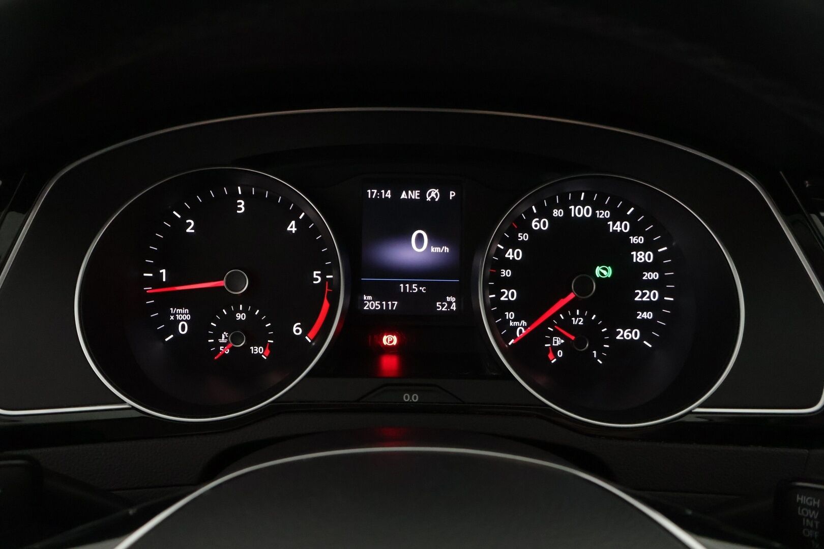 Volkswagen Passat 2017 Variant Comfortline 2,0 TDI 140 kW (190 hv) 4MOTION DSG-aut. Winter Edition */ Adapt. vakkari / P.kamera / Webasto / Kessy / Koukku / 2x renkaat /* - Suomi-auto / 2x renkaat