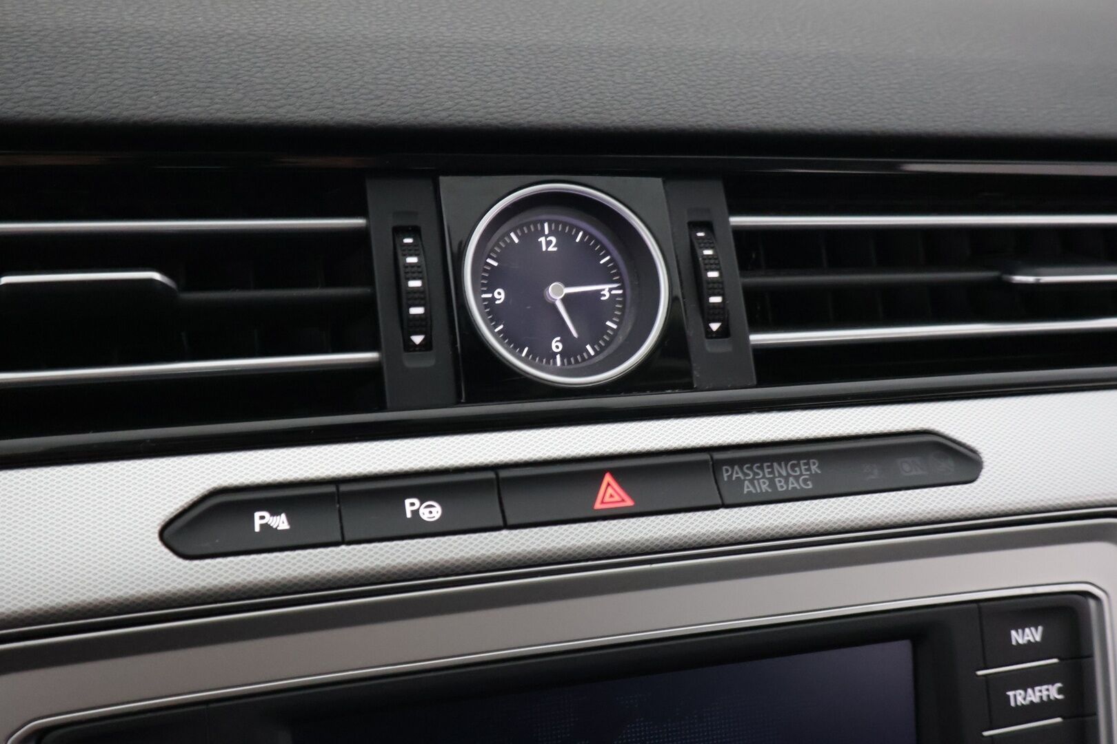 Volkswagen Passat 2017 Variant Comfortline 2,0 TDI 140 kW (190 hv) 4MOTION DSG-aut. Winter Edition */ Adapt. vakkari / P.kamera / Webasto / Kessy / Koukku / 2x renkaat /* - Suomi-auto / 2x renkaat