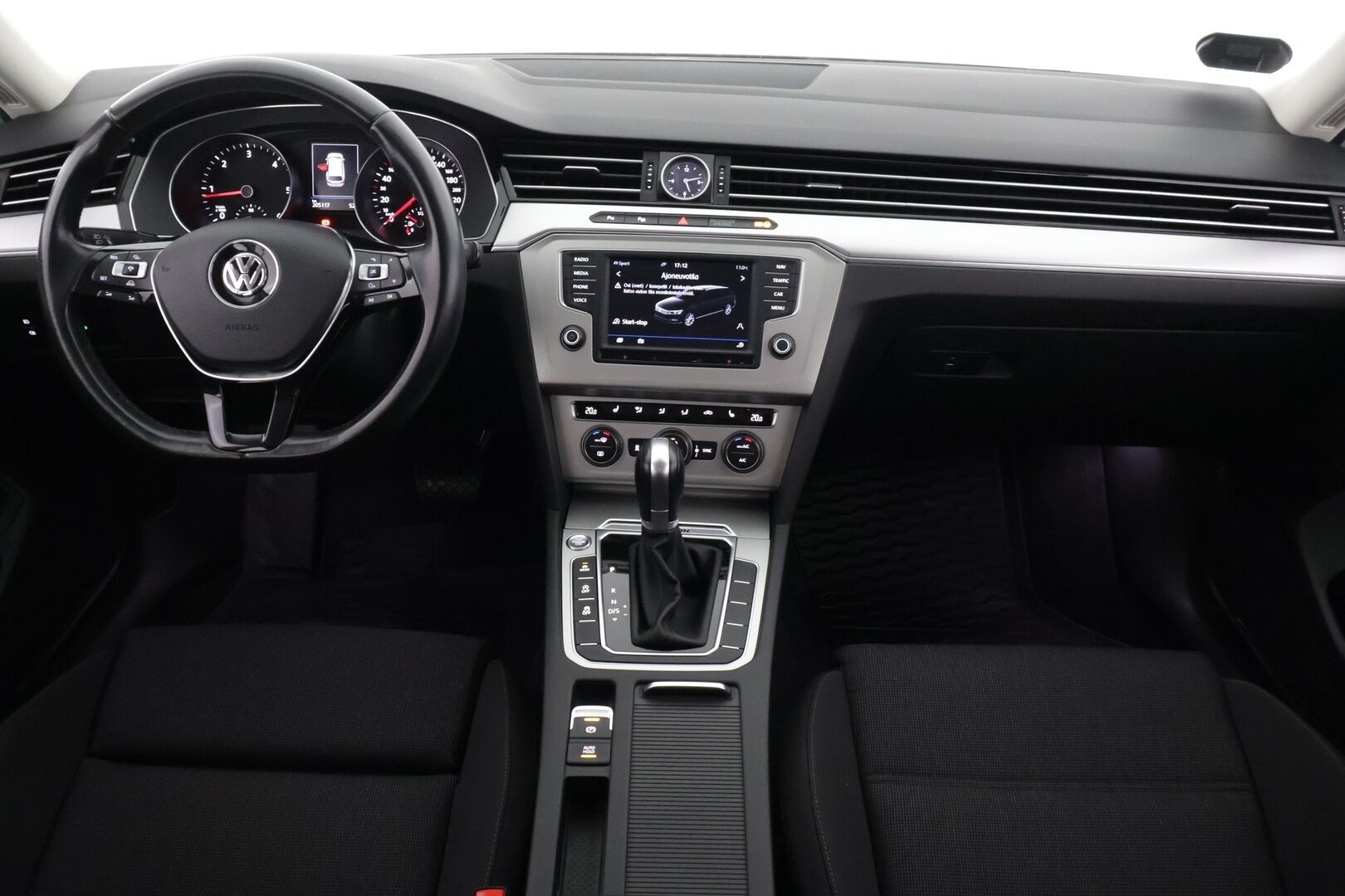 Volkswagen Passat 2017 Variant Comfortline 2,0 TDI 140 kW (190 hv) 4MOTION DSG-aut. Winter Edition */ Adapt. vakkari / P.kamera / Webasto / Kessy / Koukku / 2x renkaat /* - Suomi-auto / 2x renkaat