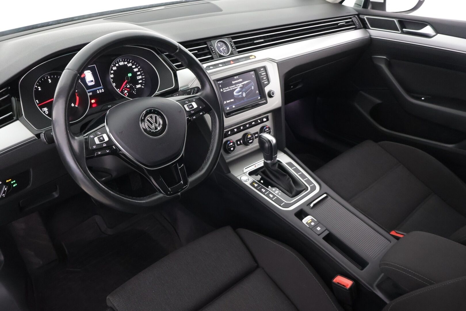 Volkswagen Passat 2017 Variant Comfortline 2,0 TDI 140 kW (190 hv) 4MOTION DSG-aut. Winter Edition */ Adapt. vakkari / P.kamera / Webasto / Kessy / Koukku / 2x renkaat /* - Suomi-auto / 2x renkaat