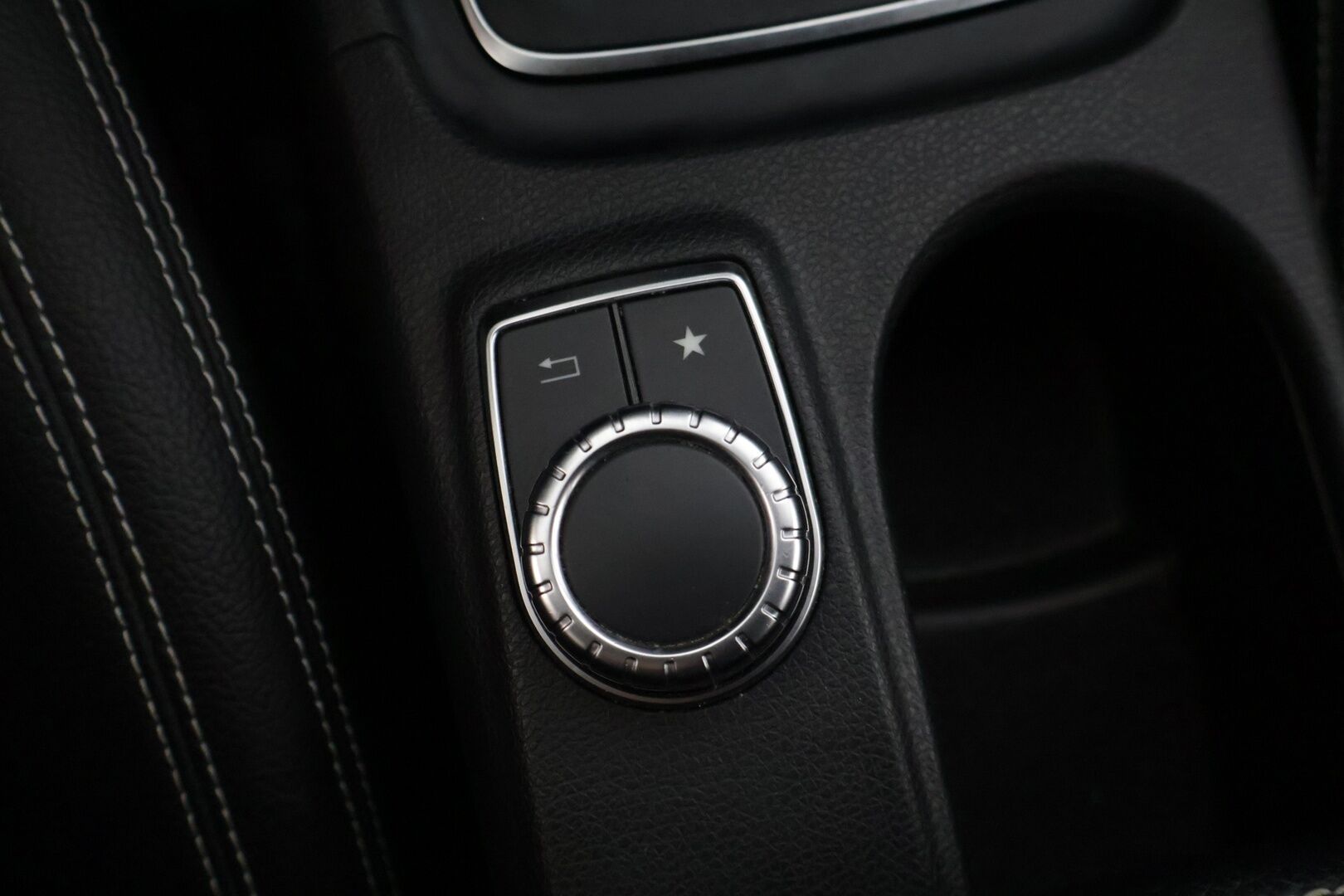 Mercedes-Benz CLA 2017 180 Shooting Brake Automatic Edition * AMG maski / P. Kamera / Sporttipenkit / Vakkari / LED * - Suomi-auto / Kahdet renkaat alumiinivanteilla!