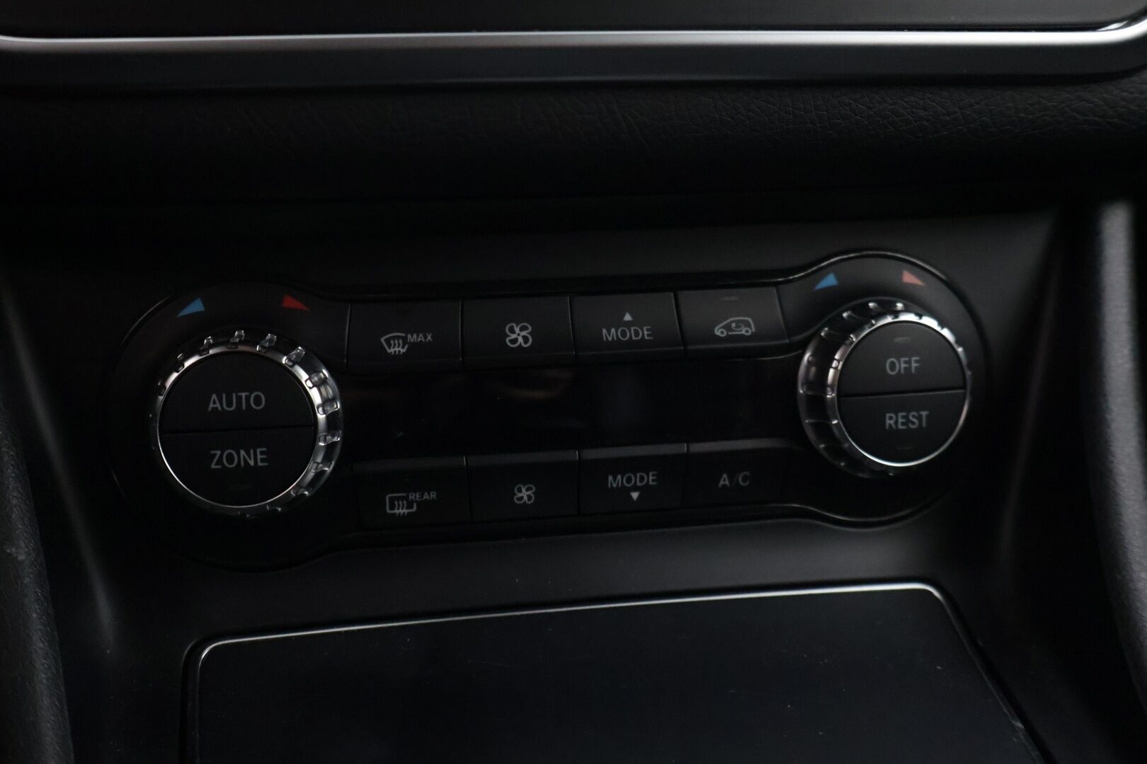 Mercedes-Benz CLA 2017 180 Shooting Brake Automatic Edition * AMG maski / P. Kamera / Sporttipenkit / Vakkari / LED * - Suomi-auto / Kahdet renkaat alumiinivanteilla!