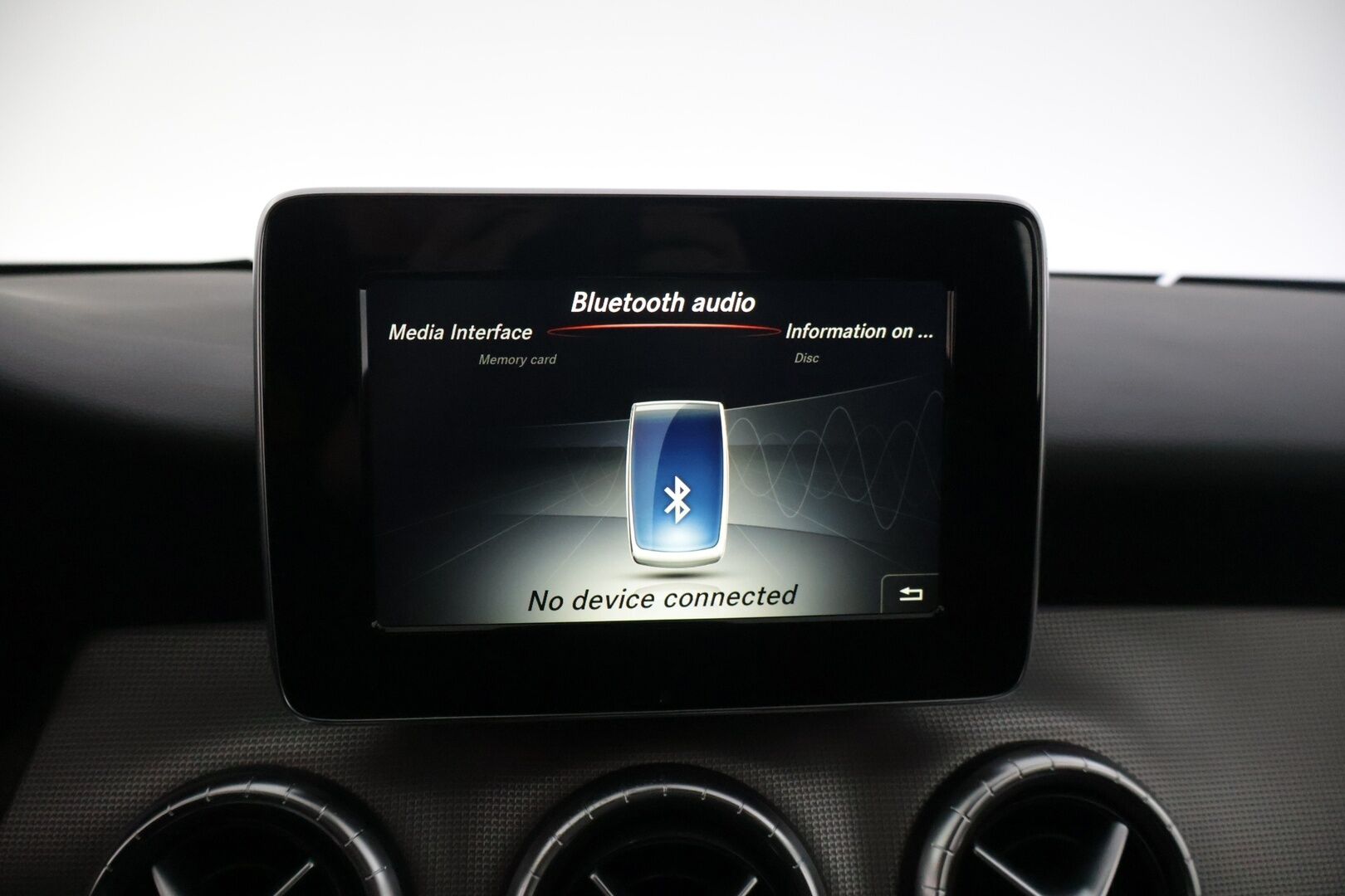 Mercedes-Benz CLA 2017 180 Shooting Brake Automatic Edition * AMG maski / P. Kamera / Sporttipenkit / Vakkari / LED * - Suomi-auto / Kahdet renkaat alumiinivanteilla!