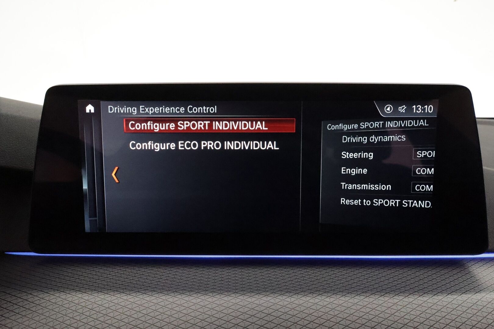 BMW 520 2017 G30 Sedan 520d A xDrive Business Comfort **HUD / Adapt.LED / Soft-Close / Vakkari / 360.kamera** - Suomi-auto / Digimittaristo / Sporttipenkit / Webasto / Comfort Access / Ratinlämmitin / Osittain sähkösäätöiset istuimet / Ratinlämmitin