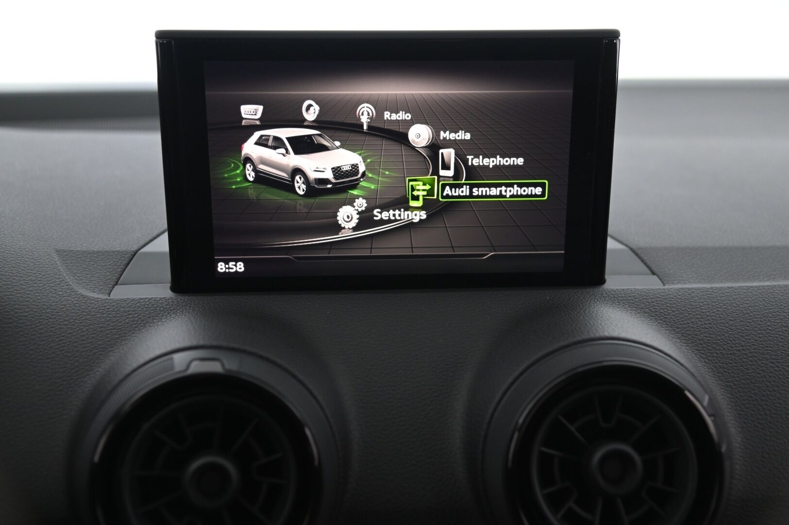 Audi Q2 2017 Business Sport 1,4 TFSI COD 110 kW *Vakkari / Koukku / Suomi-auto / BT / Tutkat* - *Kahdet renkaat ja vanteet*