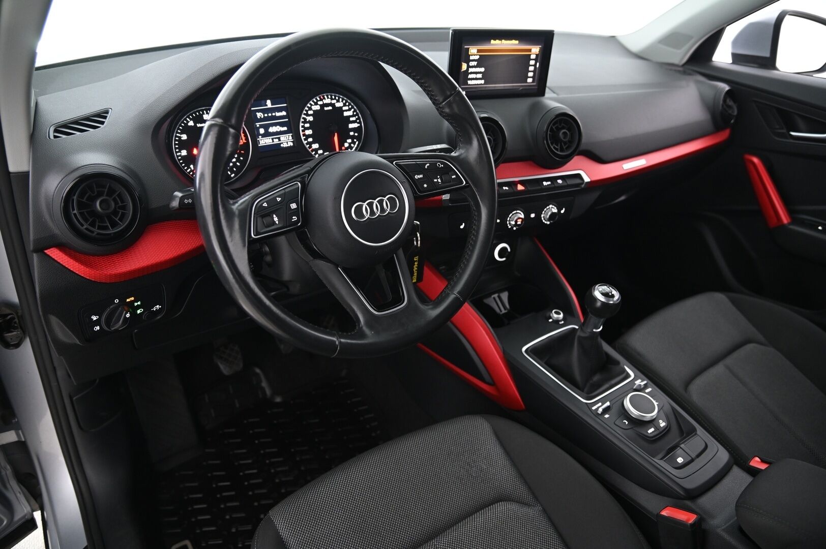 Audi Q2 2017 Business Sport 1,4 TFSI COD 110 kW *Vakkari / Koukku / Suomi-auto / BT / Tutkat* - *Kahdet renkaat ja vanteet*