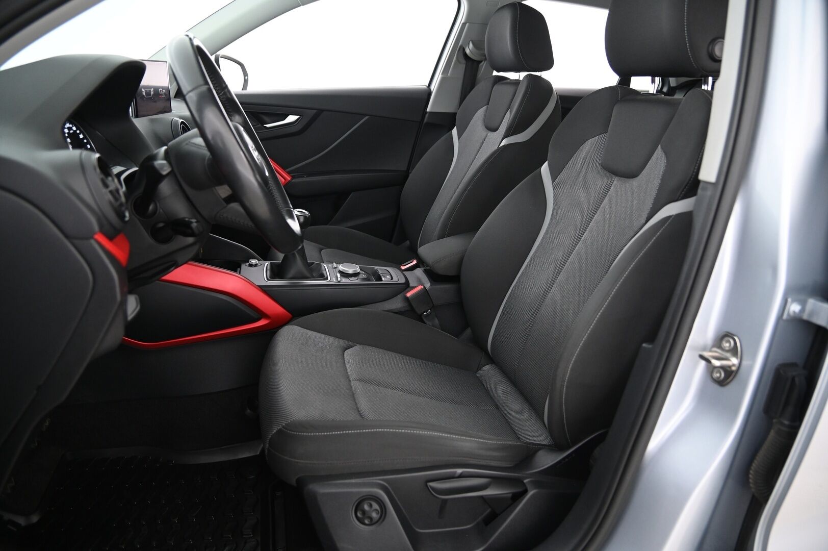 Audi Q2 2017 Business Sport 1,4 TFSI COD 110 kW *Vakkari / Koukku / Suomi-auto / BT / Tutkat* - *Kahdet renkaat ja vanteet*