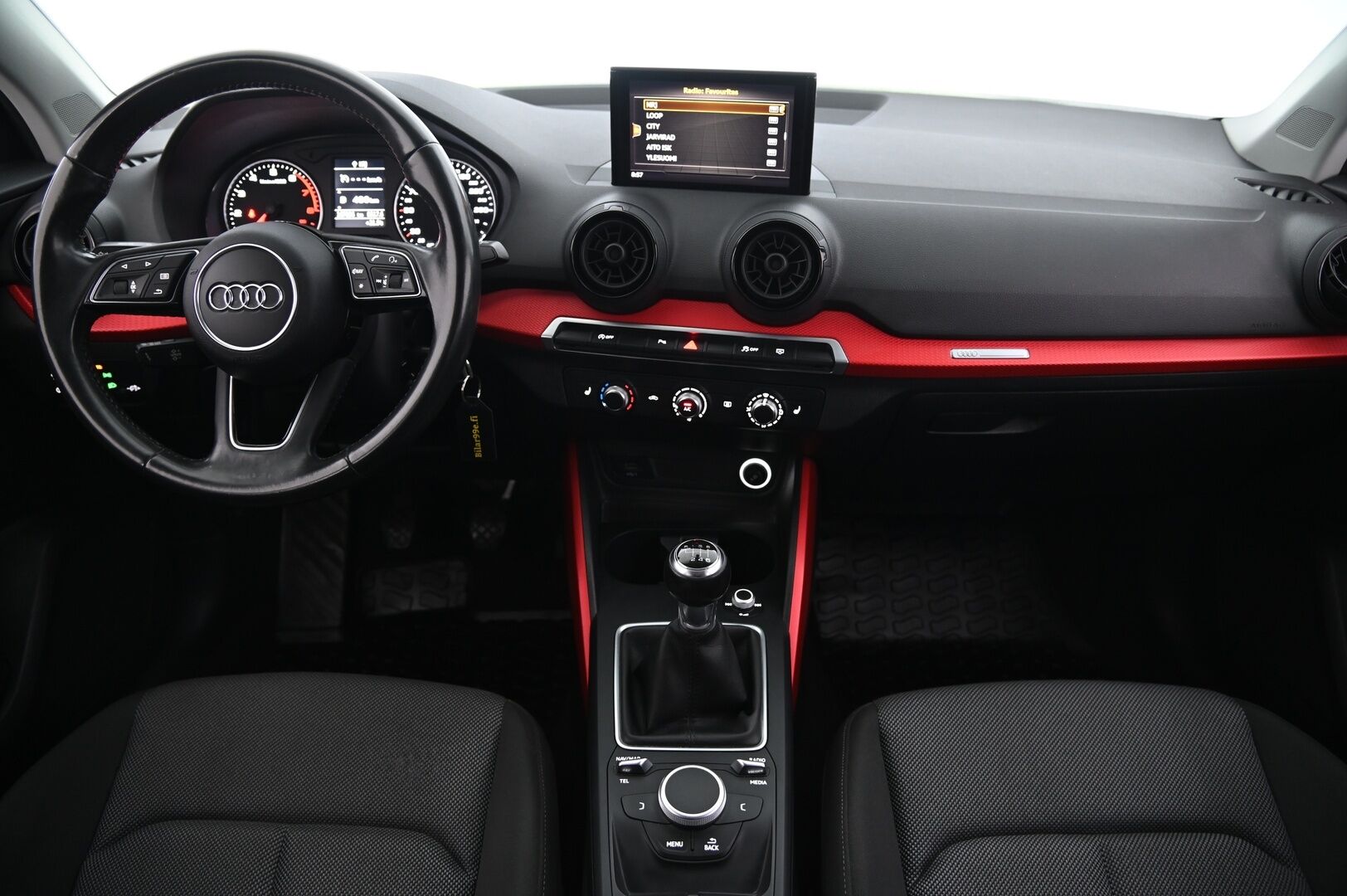 Audi Q2 2017 Business Sport 1,4 TFSI COD 110 kW *Vakkari / Koukku / Suomi-auto / BT / Tutkat* - *Kahdet renkaat ja vanteet*