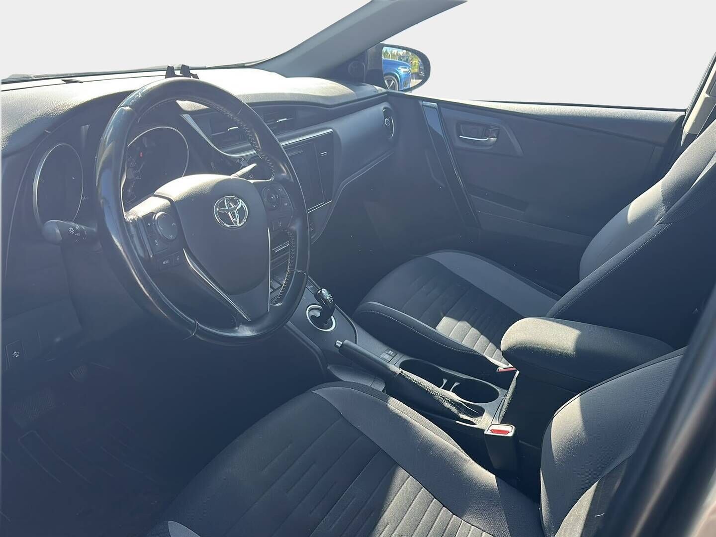 Toyota Auris 2017 Touring Sports 1,8 Hybrid Business - | P-kamera | Kaistavahti | Navi | 2x Renkaat! | Juuri Huollettu! |