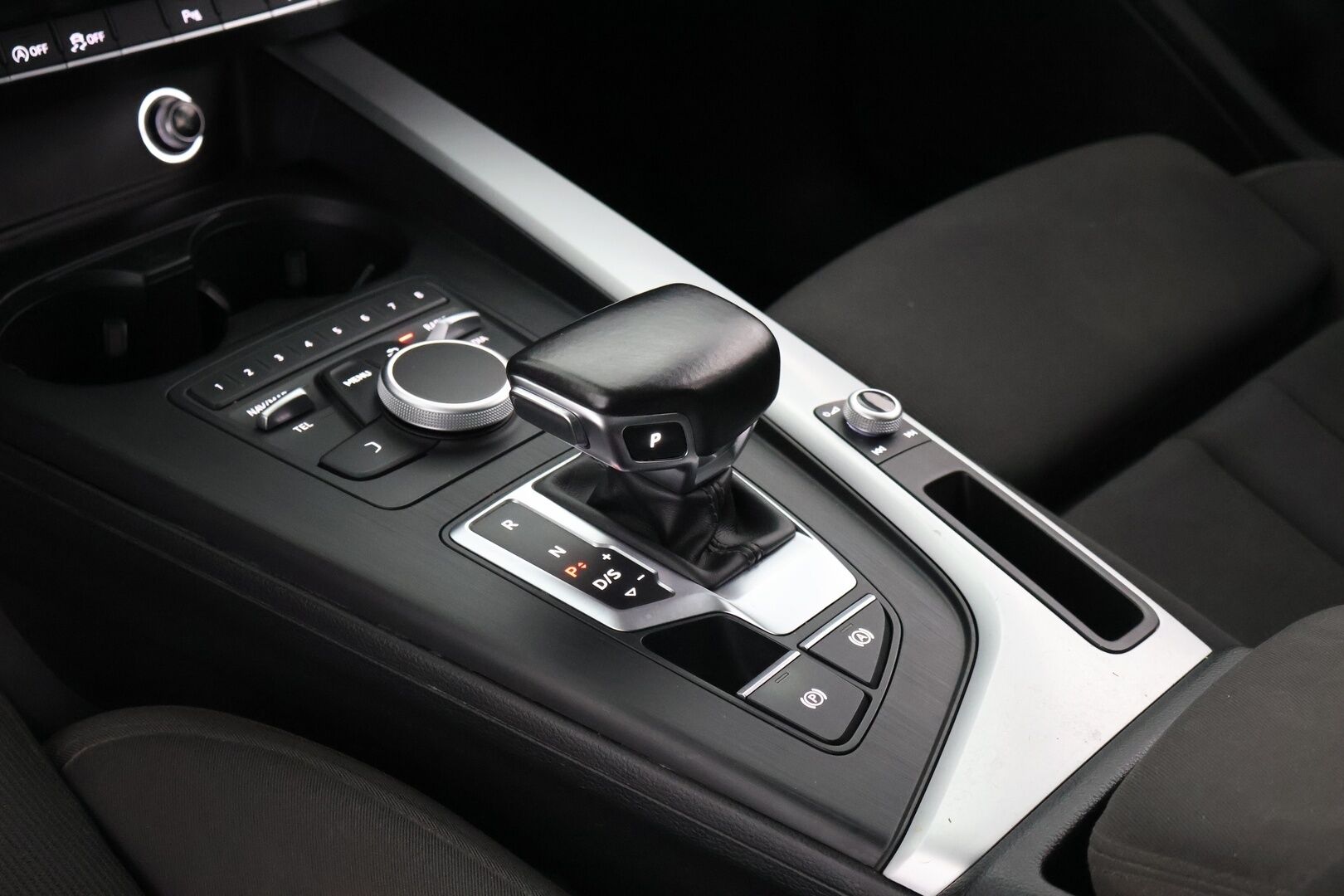 Audi A4 ALLROAD 2017 Land of quattro Edition 2,0 TDI 120 kW quattro S tronic - | Suomiauto | Webasto | Matrix LED | Vetokoukku | Sporttipenkit | Navigointi | KeylessGo |