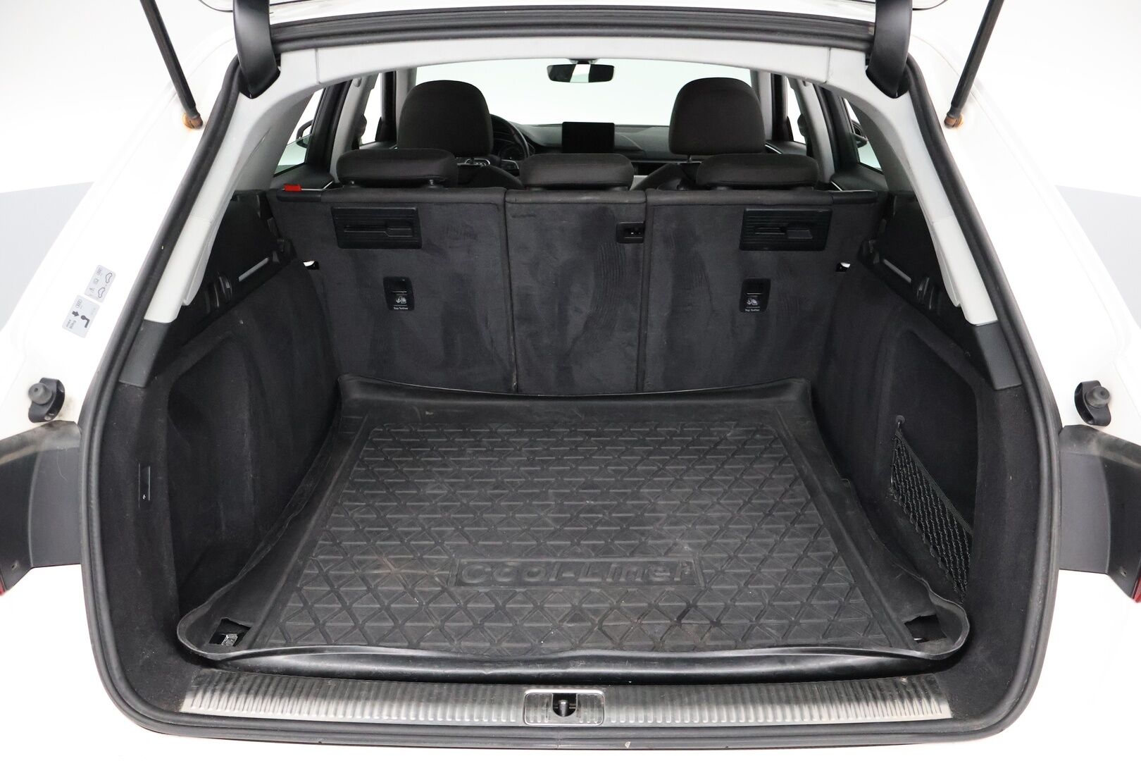 Audi A4 ALLROAD 2017 Land of quattro Edition 2,0 TDI 120 kW quattro S tronic - | Suomiauto | Webasto | Matrix LED | Vetokoukku | Sporttipenkit | Navigointi | KeylessGo |