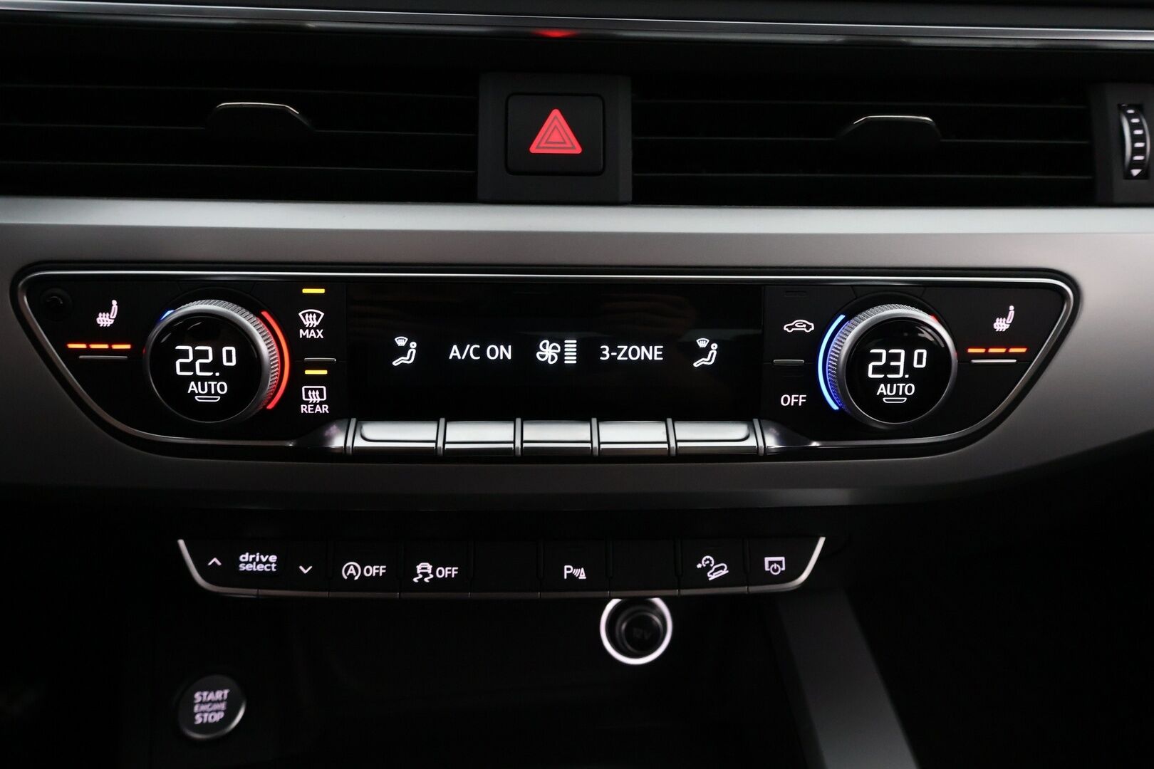Audi A4 allroad quattro 2017 Land of quattro Edition 2,0 TDI 120 kW quattro S tronic - Suomiauto / Webasto / Matrix LED / Digimittari / Vetokoukku / Sporttipenkit / Navigointi / KeylessGo / Huippuvarusteet / Juuri tullut Tampereelle!