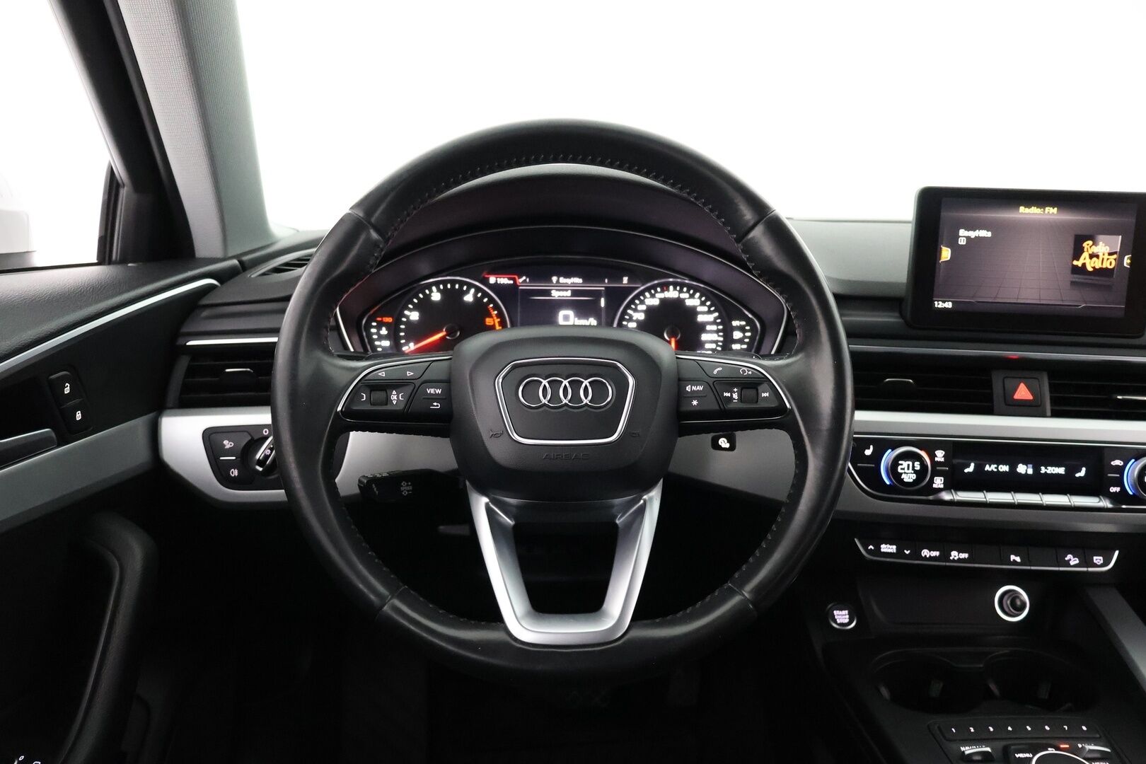 Audi A4 ALLROAD 2017 Land of quattro Edition 2,0 TDI 120 kW quattro S tronic - | Suomiauto | Webasto | Matrix LED | Vetokoukku | Sporttipenkit | Navigointi | KeylessGo |