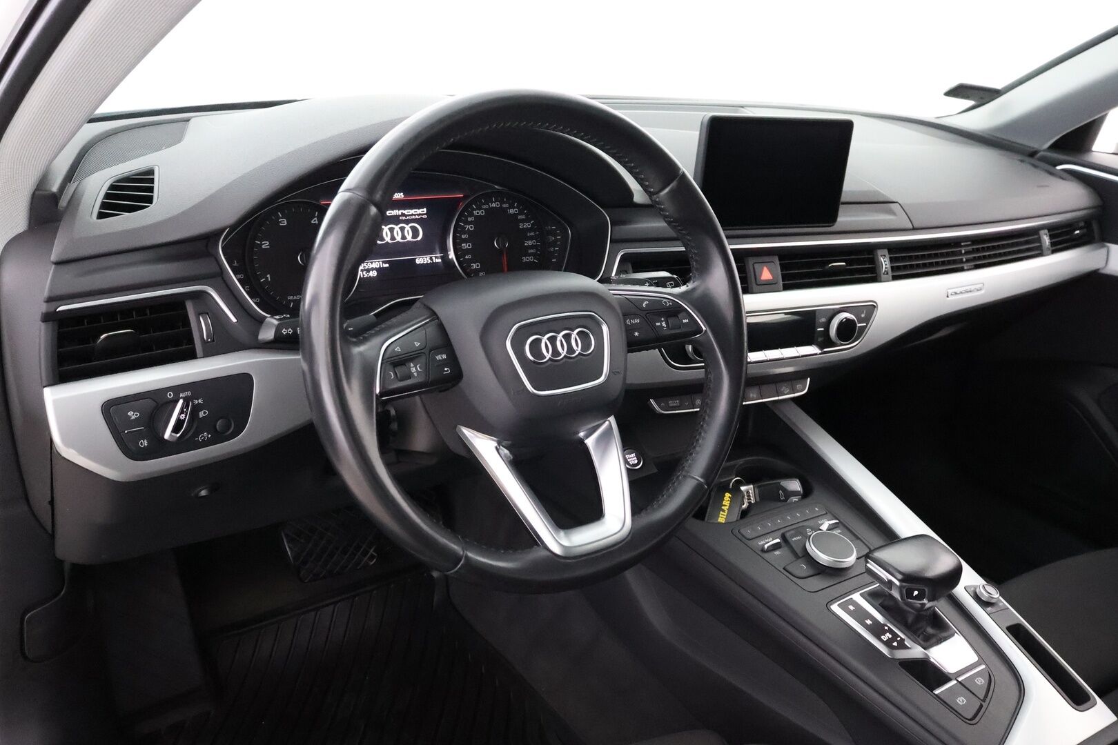 Audi A4 allroad quattro 2017 Land of quattro Edition 2,0 TDI 120 kW quattro S tronic - Suomiauto / Webasto / Matrix LED / Digimittari / Vetokoukku / Sporttipenkit / Navigointi / KeylessGo / Huippuvarusteet / Juuri tullut Tampereelle!