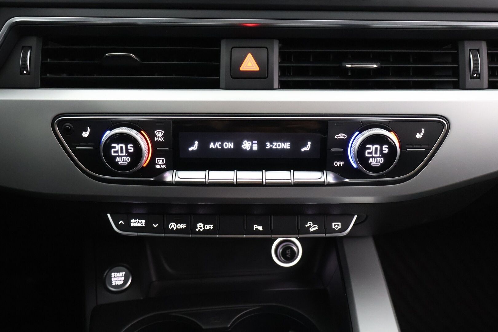 Audi A4 ALLROAD 2017 Land of quattro Edition 2,0 TDI 120 kW quattro S tronic - | Suomiauto | Webasto | Matrix LED | Vetokoukku | Sporttipenkit | Navigointi | KeylessGo |